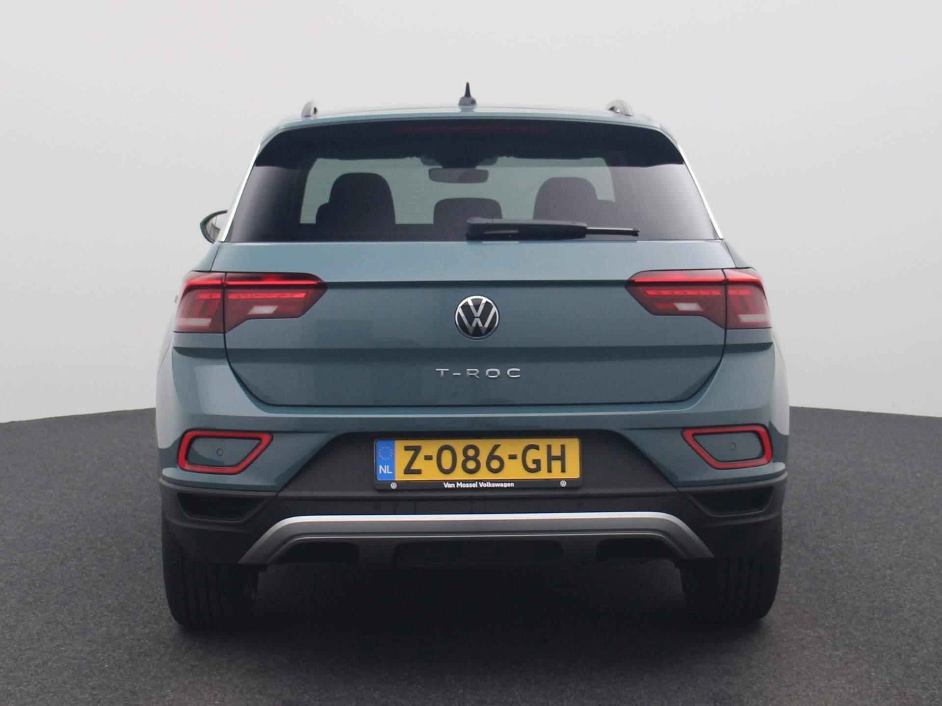 Volkswagen-T-Roc-image-4