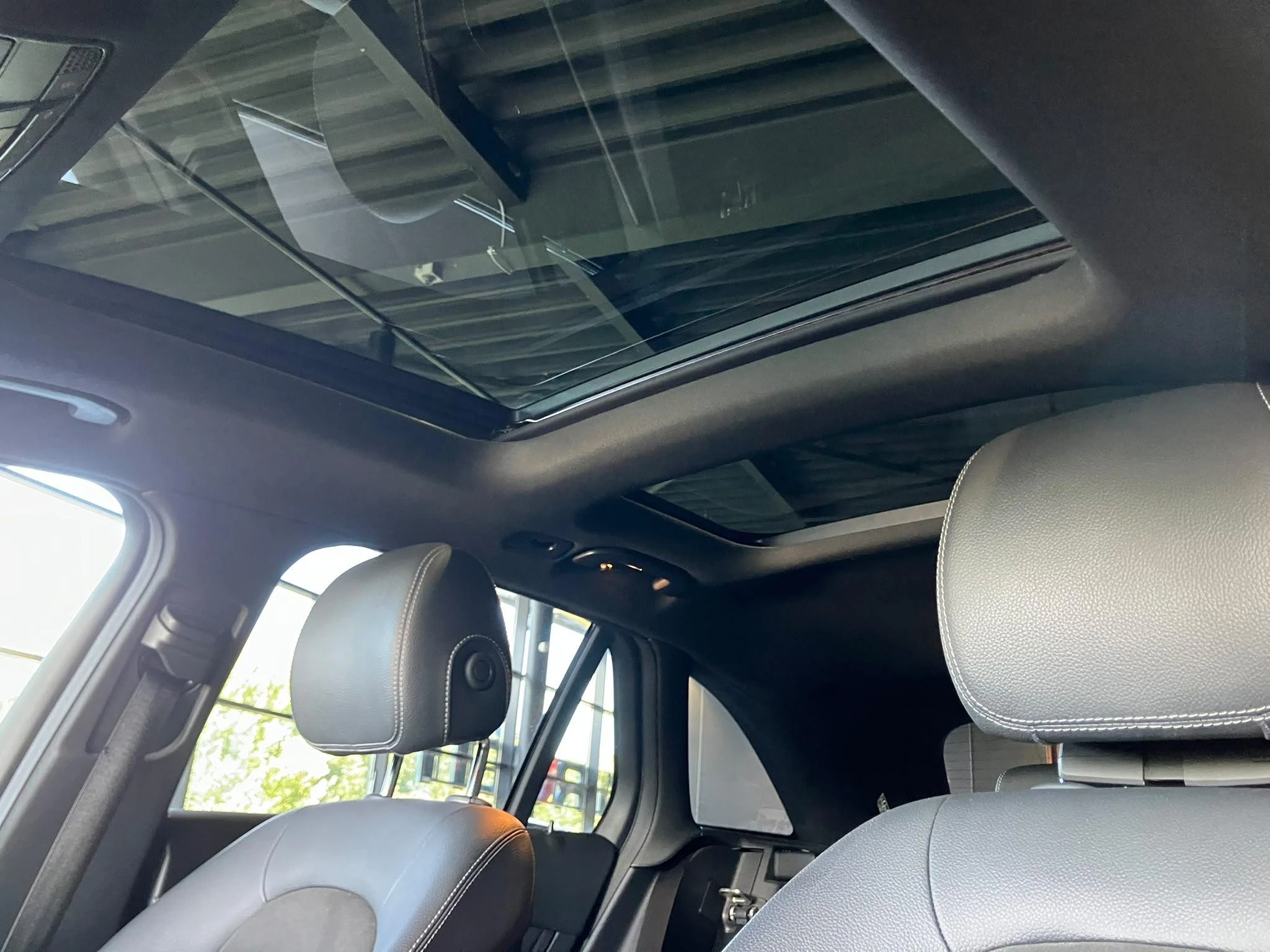 Mercedes-Benz-GLC-image-13