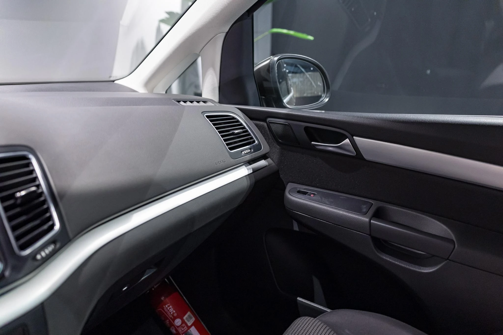 Volkswagen-Sharan-image-32