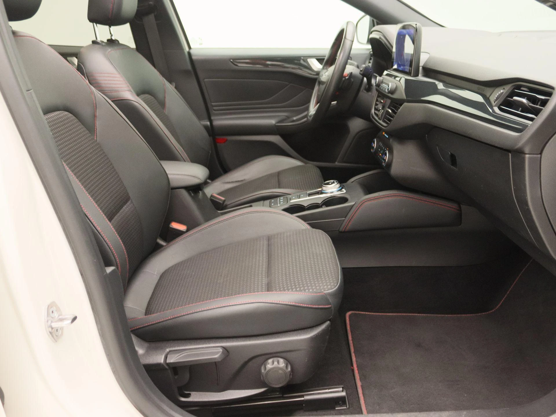 Ford Focus Wagon 1.5 EcoBoost ST Line X Business