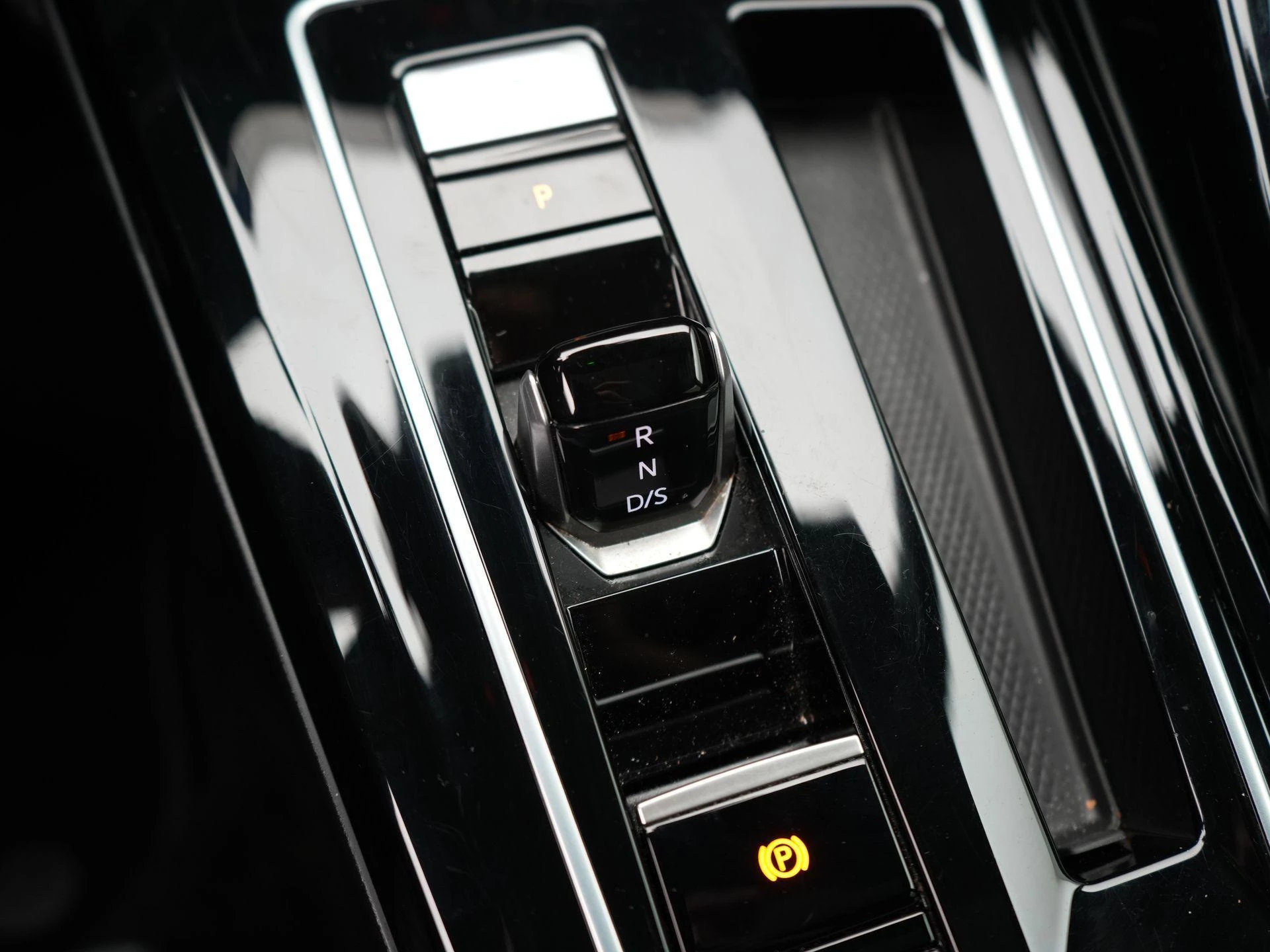 Volkswagen-Golf-image-29