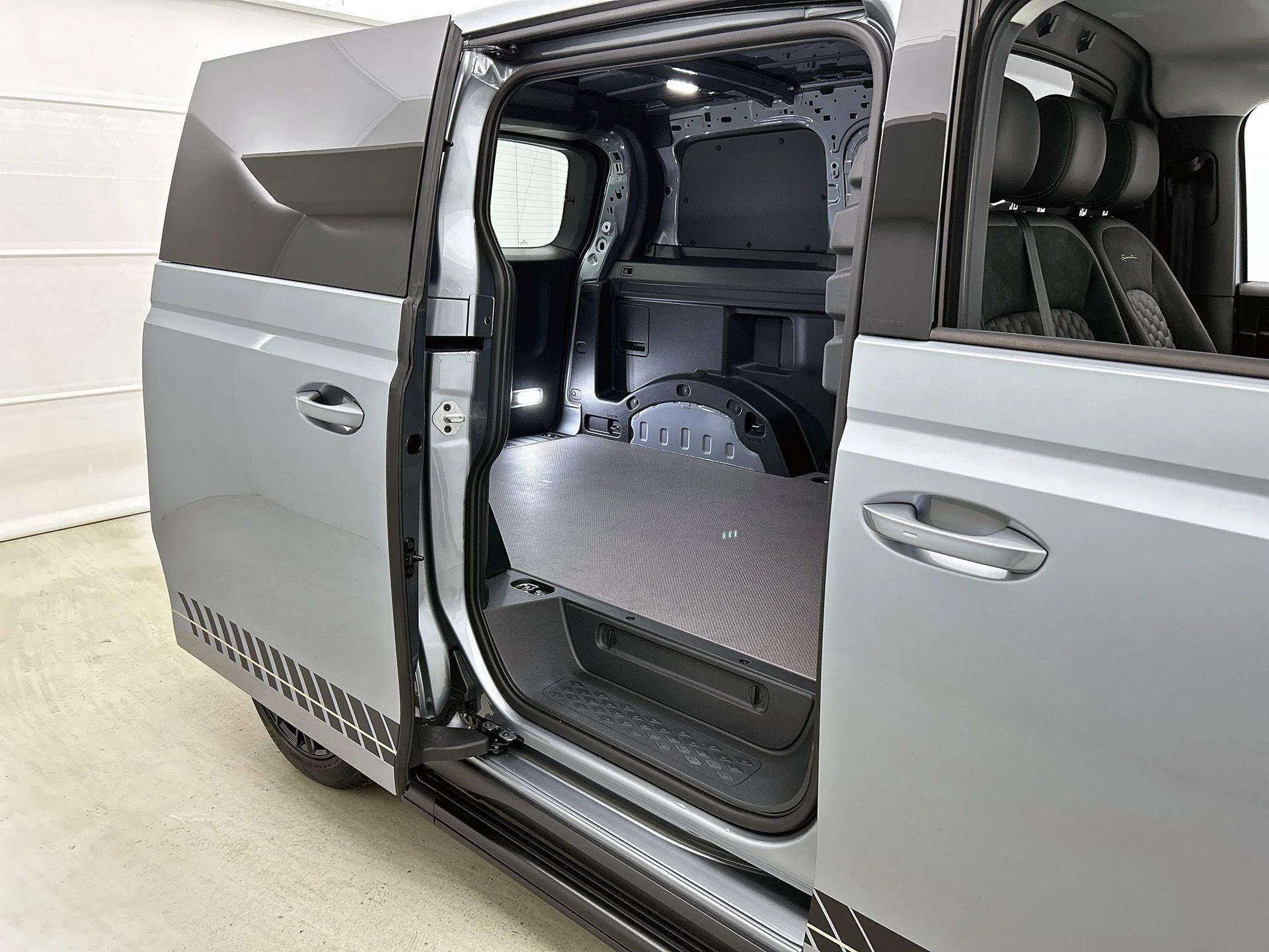 Volkswagen-ID. Buzz Cargo-image-26