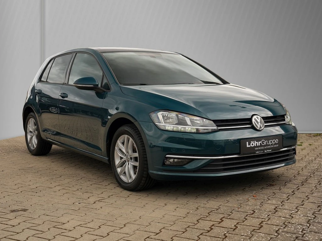 Volkswagen-Golf-image-2