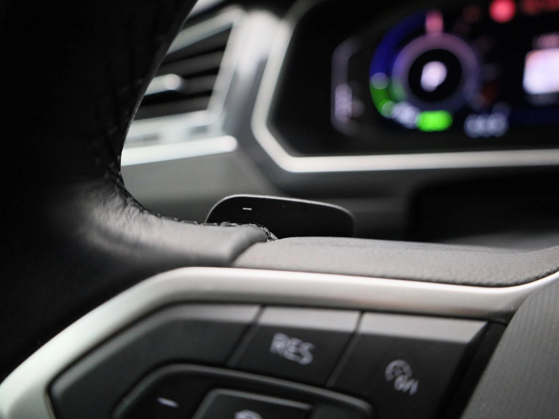 Volkswagen-Tiguan-image-21