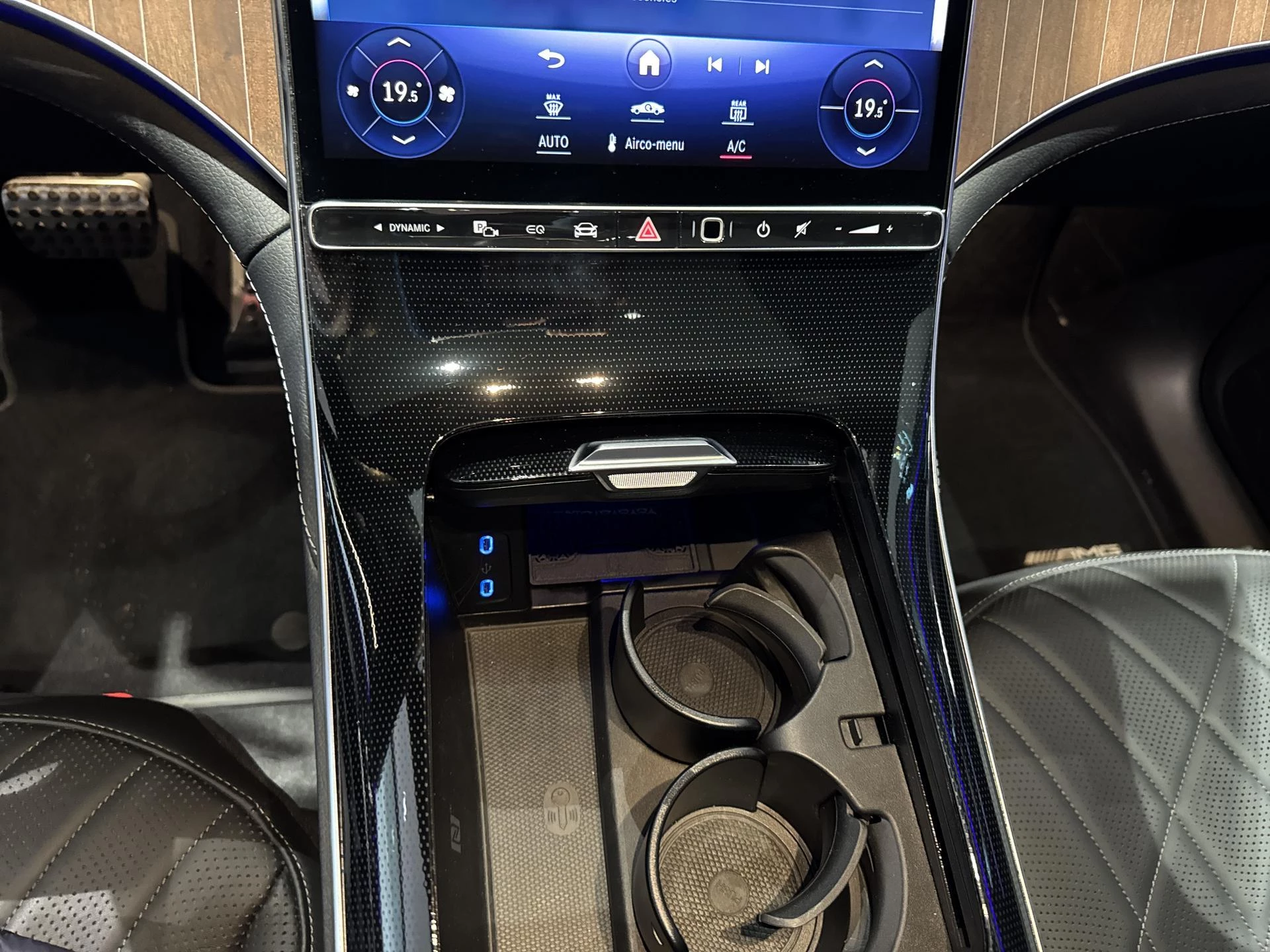 Mercedes-Benz-EQE-image-11