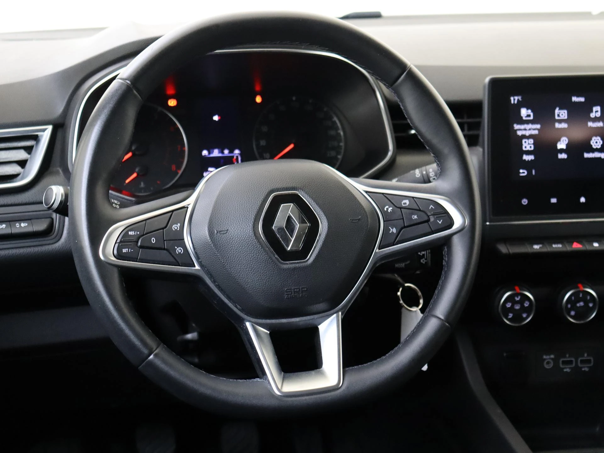 Renault-Clio-image-9