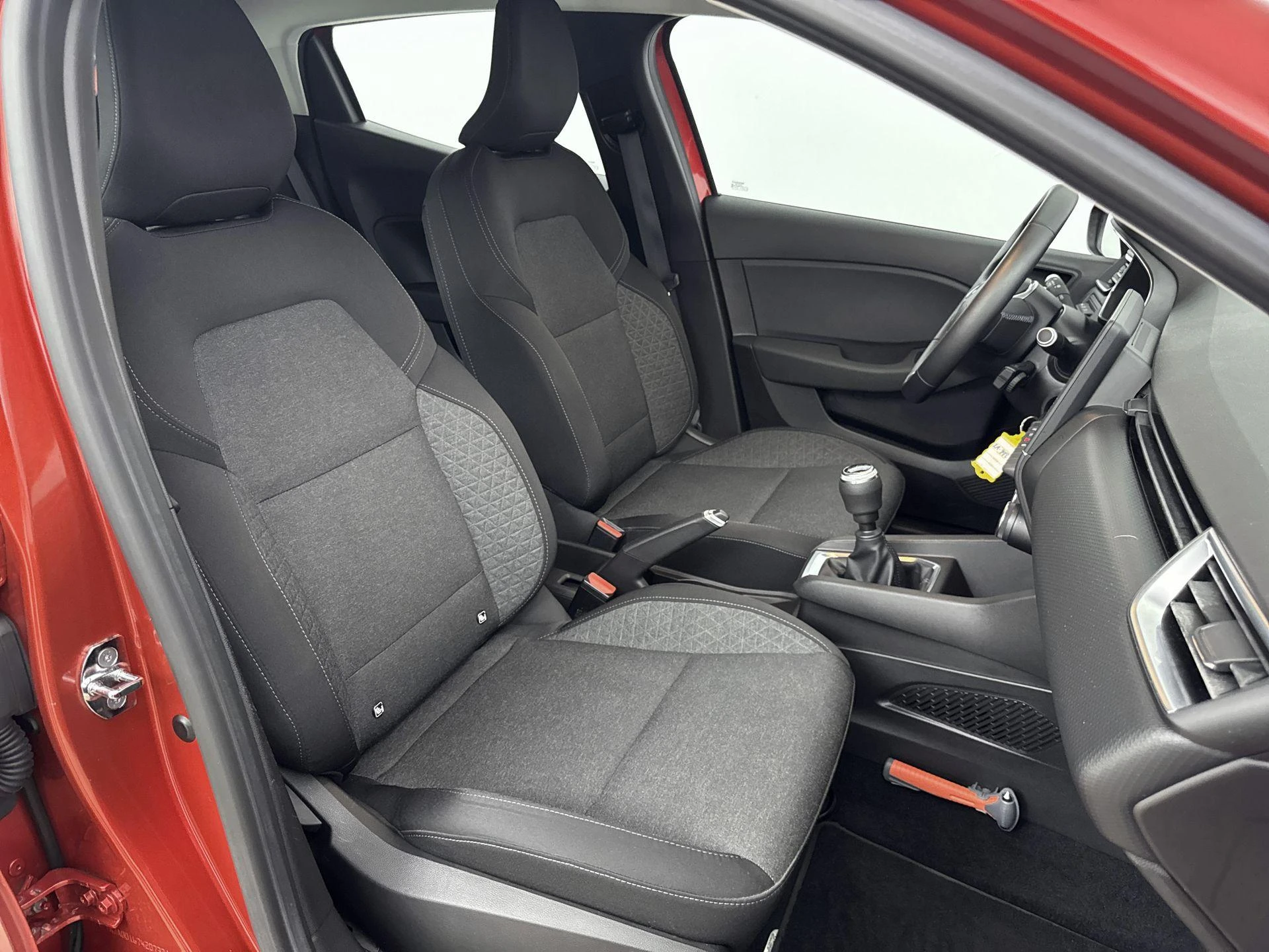 Renault-Clio-image-24
