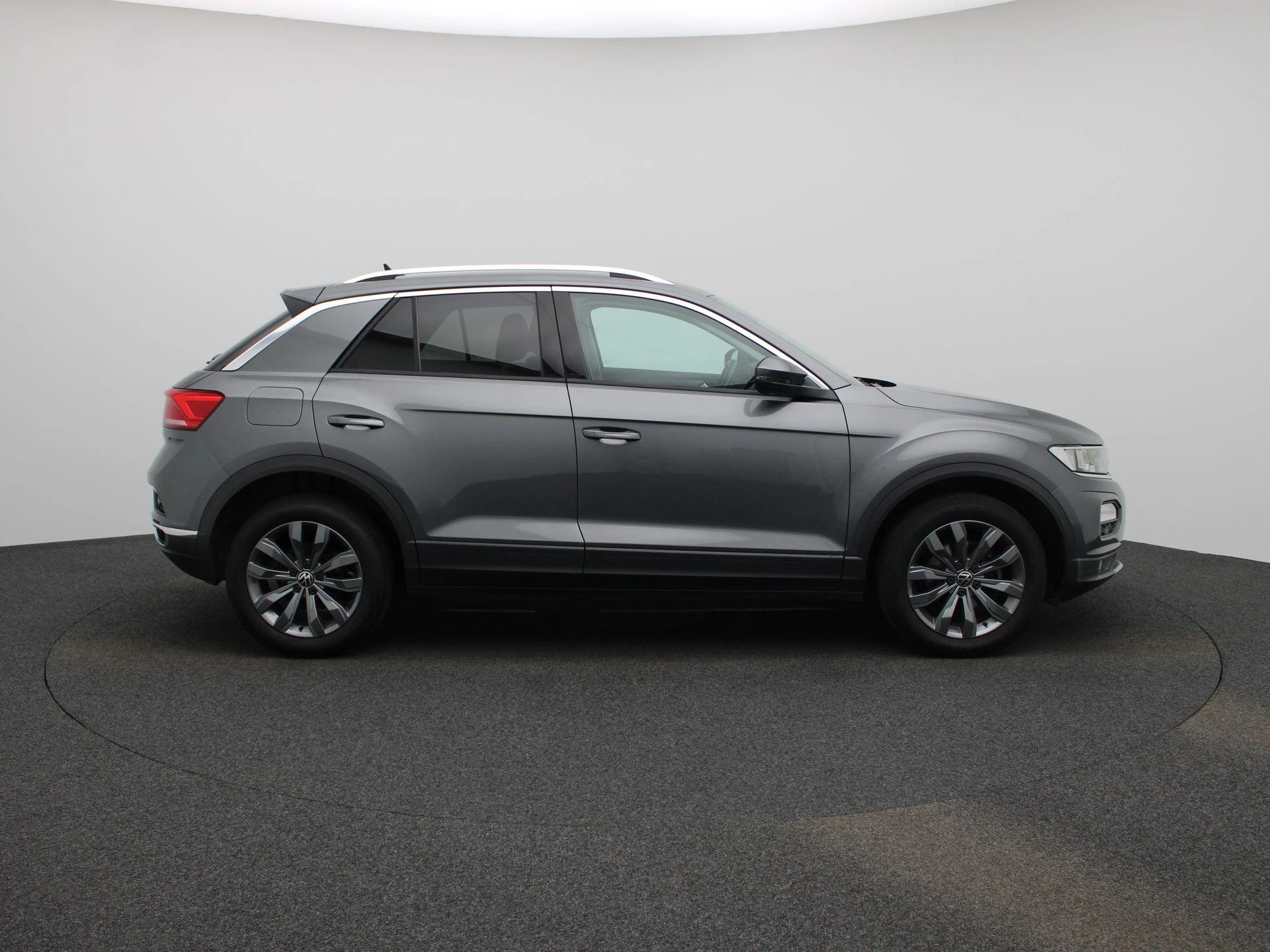 Volkswagen-T-Roc-image-5