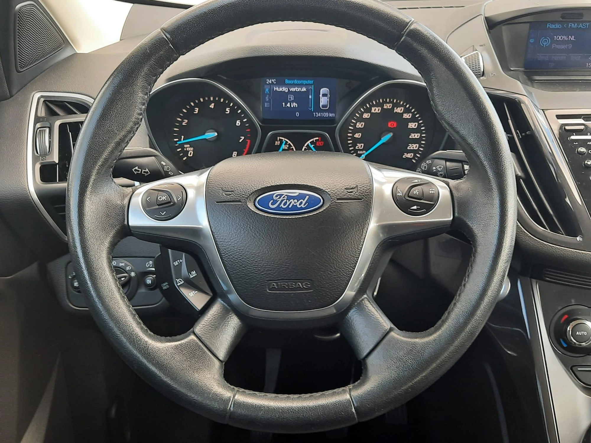 Ford-Kuga-image-11
