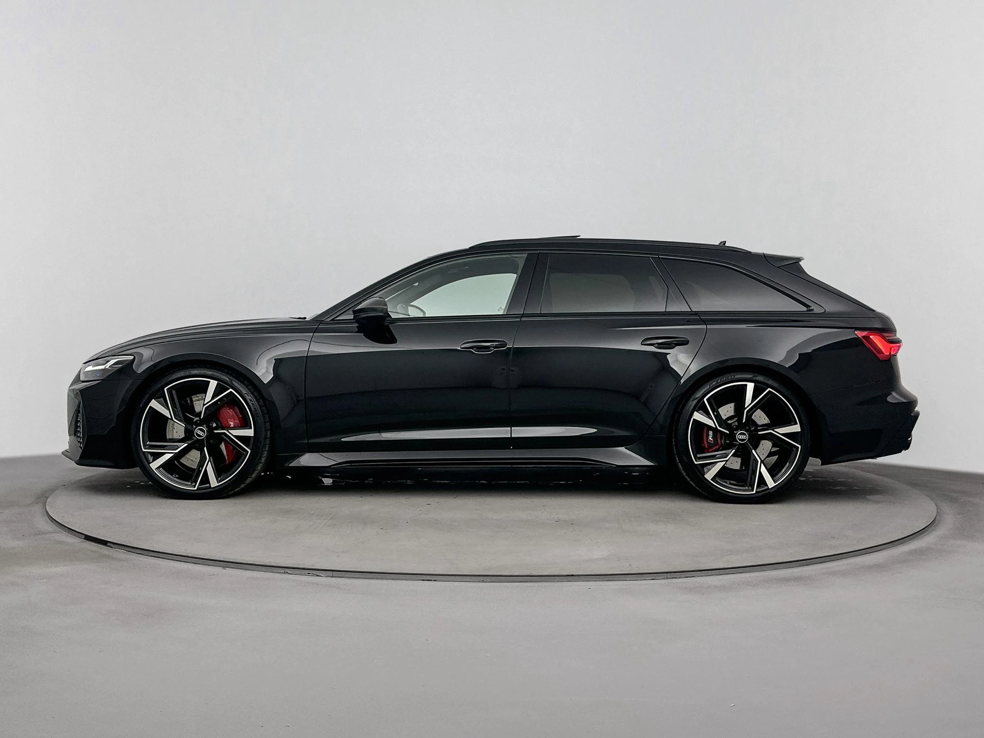 Audi-RS6-image-1