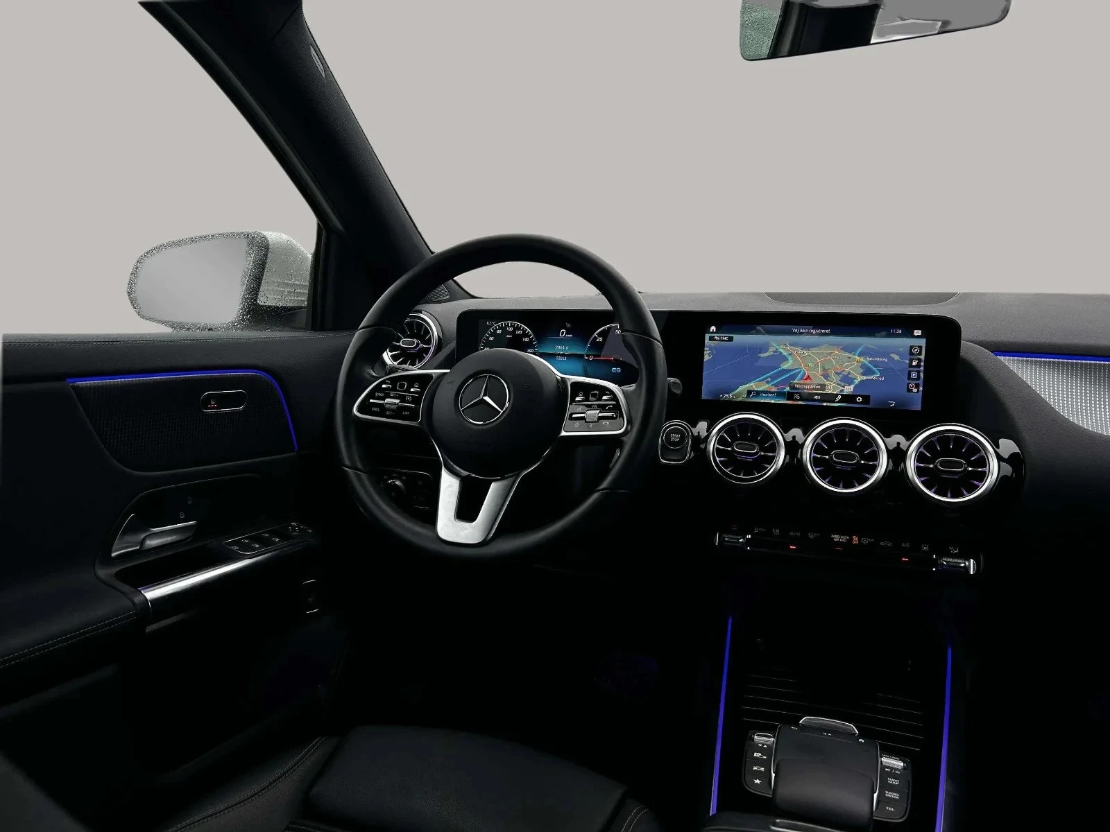 Mercedes-Benz-EQA-image-15