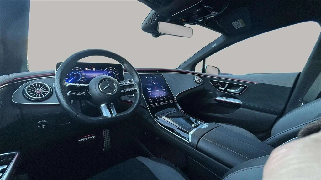 Mercedes-Benz-EQE-image-13