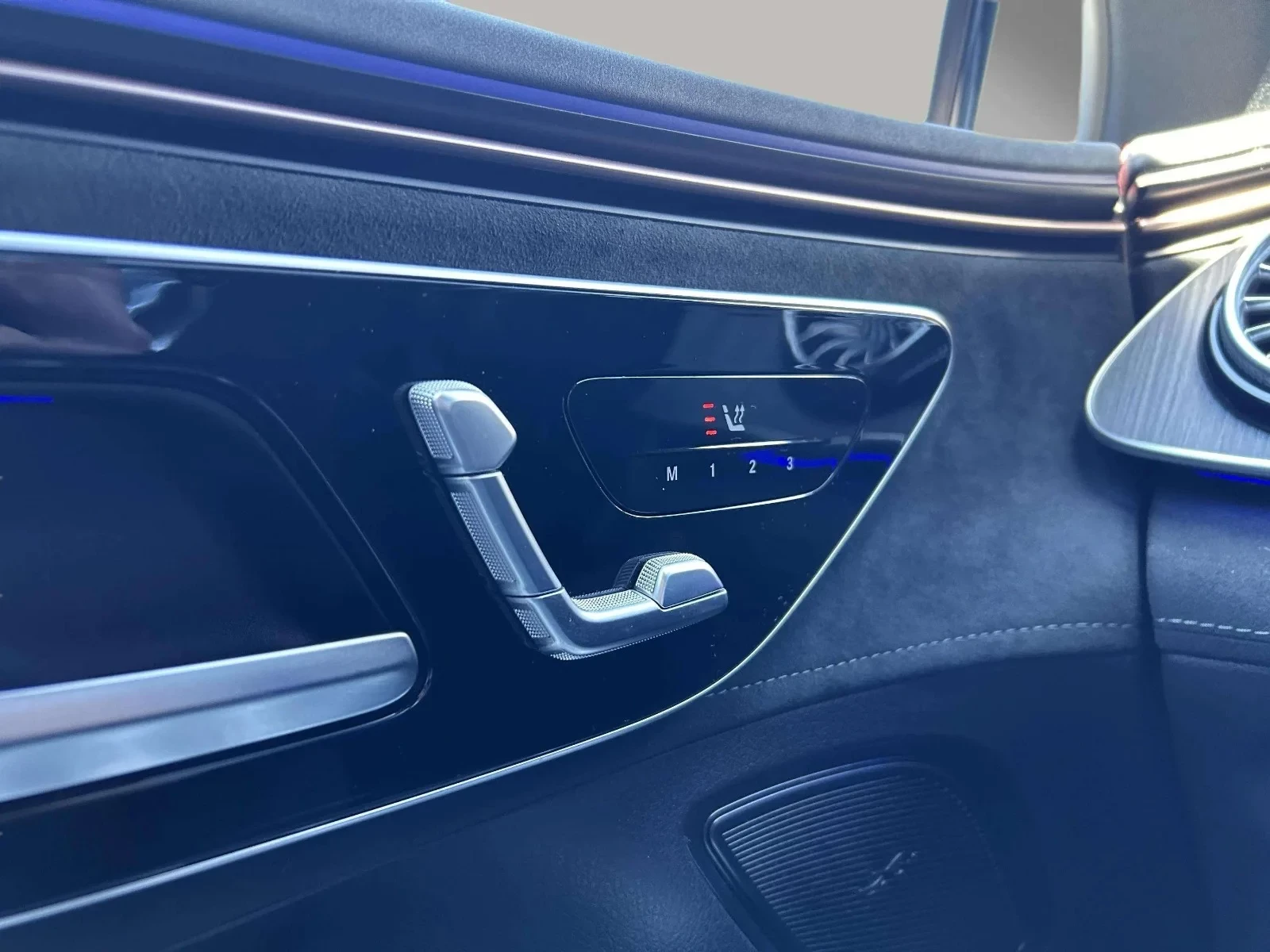 Mercedes-Benz-EQE-image-10