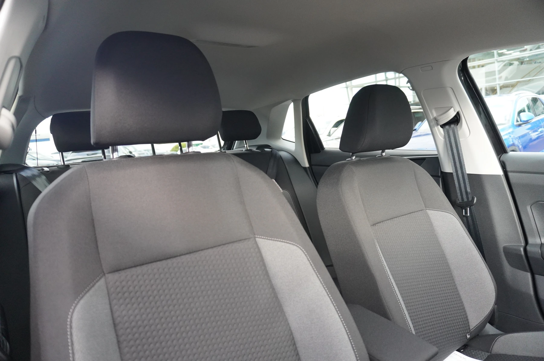 Volkswagen-Polo-image-8