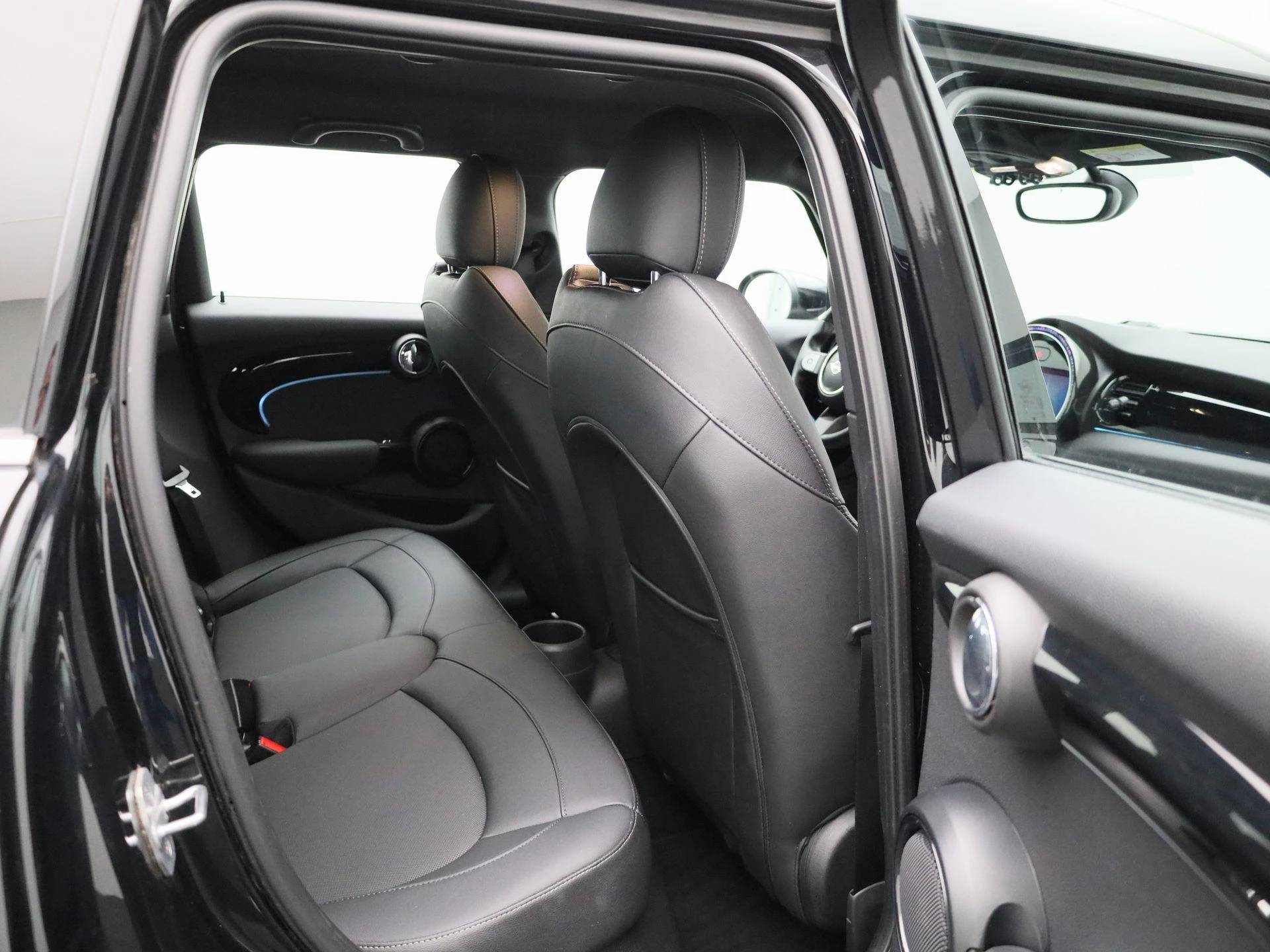 MINI-Cooper-image-32