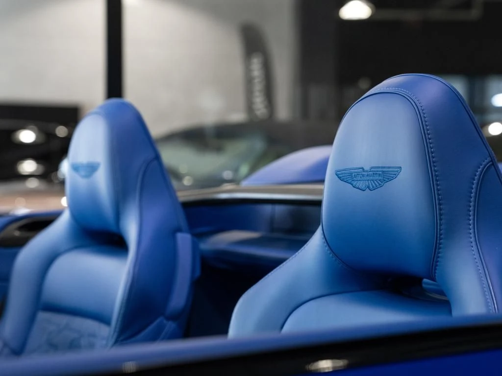 Aston Martin-Vanquish-image-5