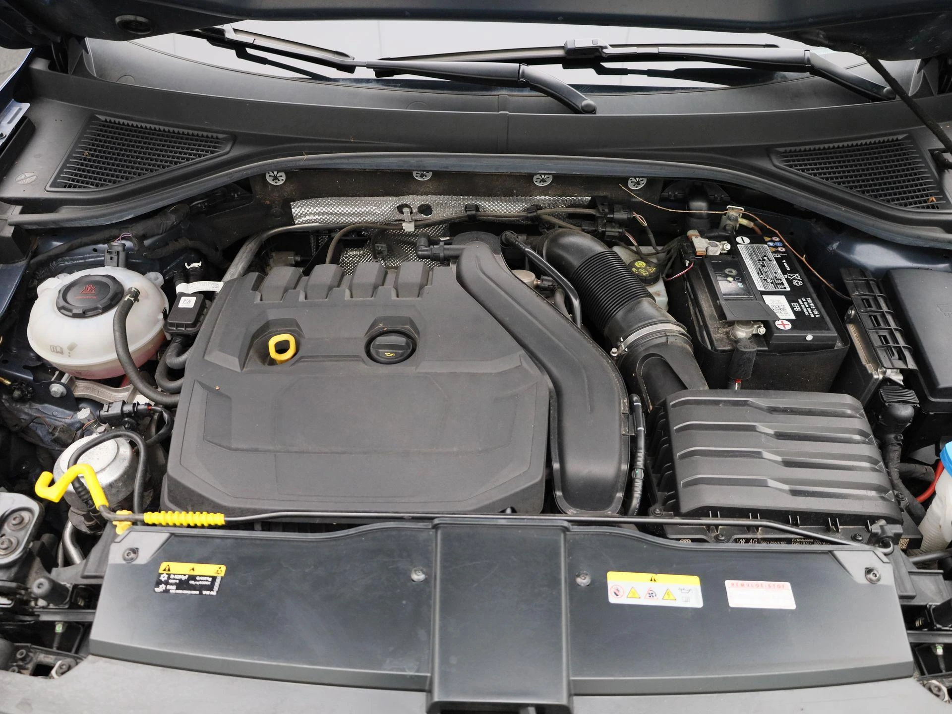 Volkswagen-T-Roc-image-37