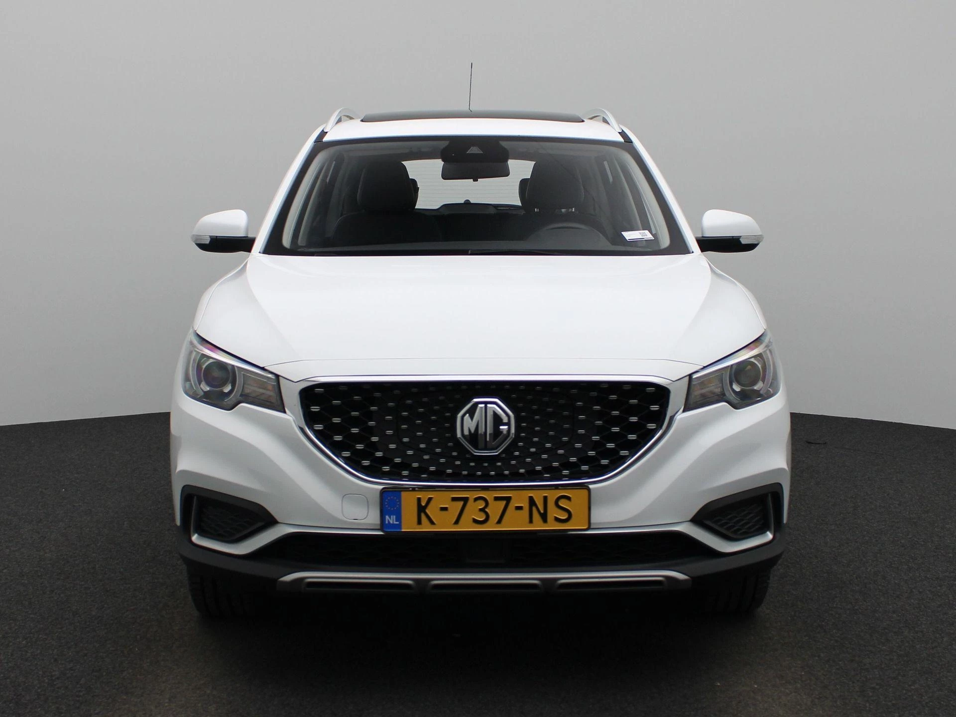 MG-ZS EV-image-3