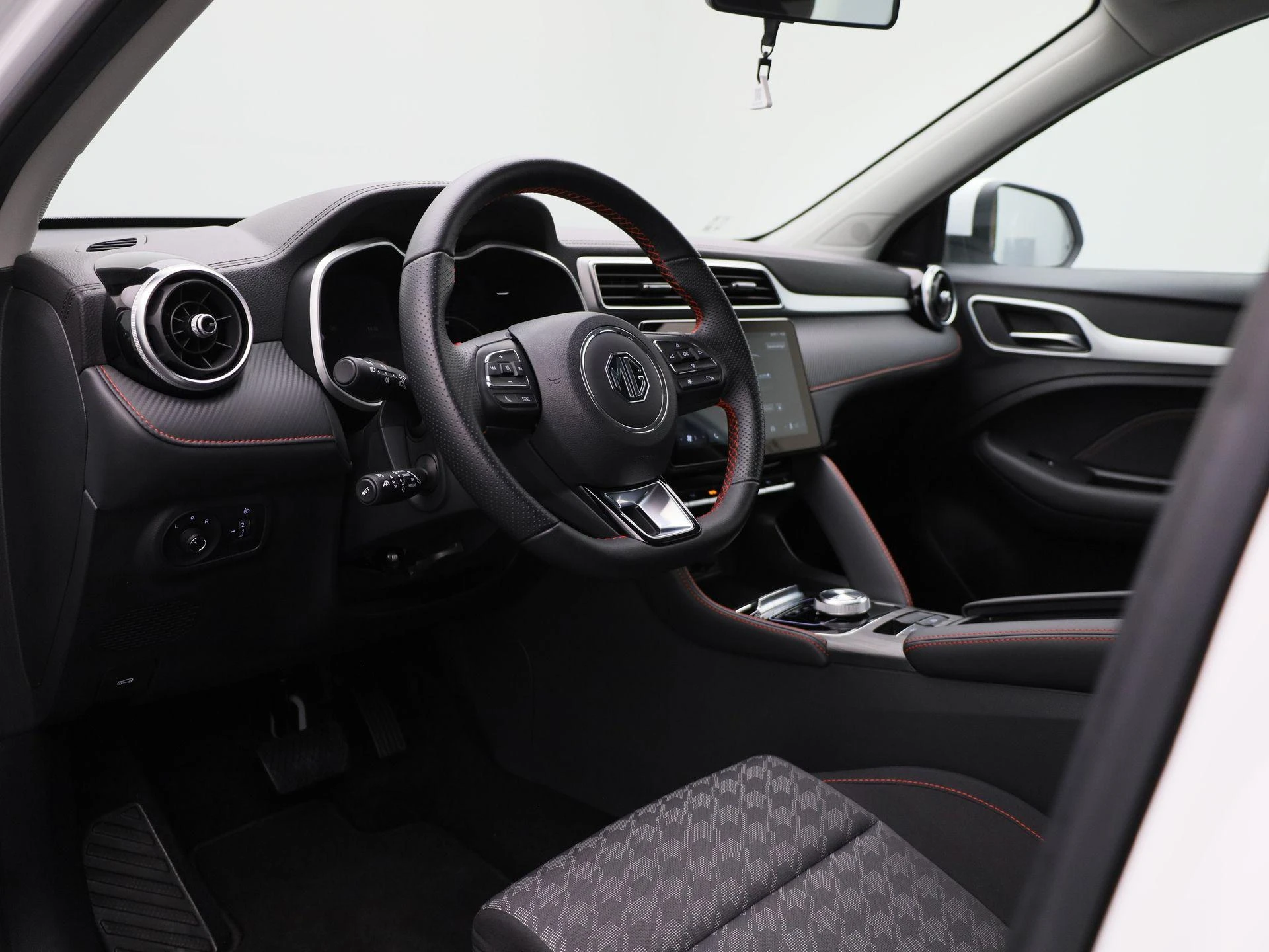 MG-ZS-image-31