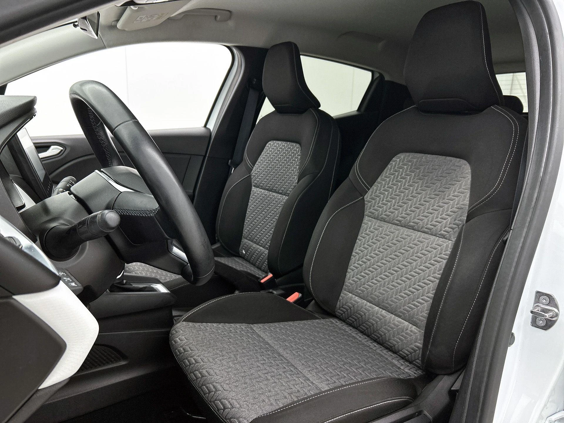 Renault-Clio-image-33