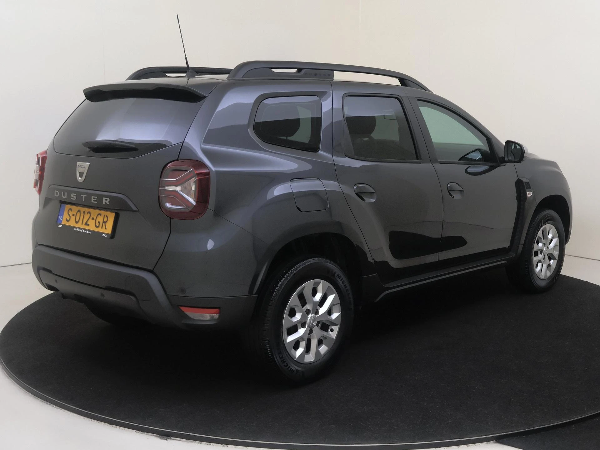 Dacia-Duster-image-3