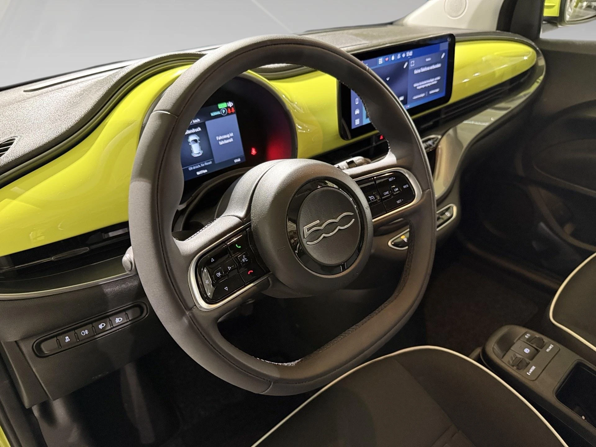 Fiat-500e-image-7