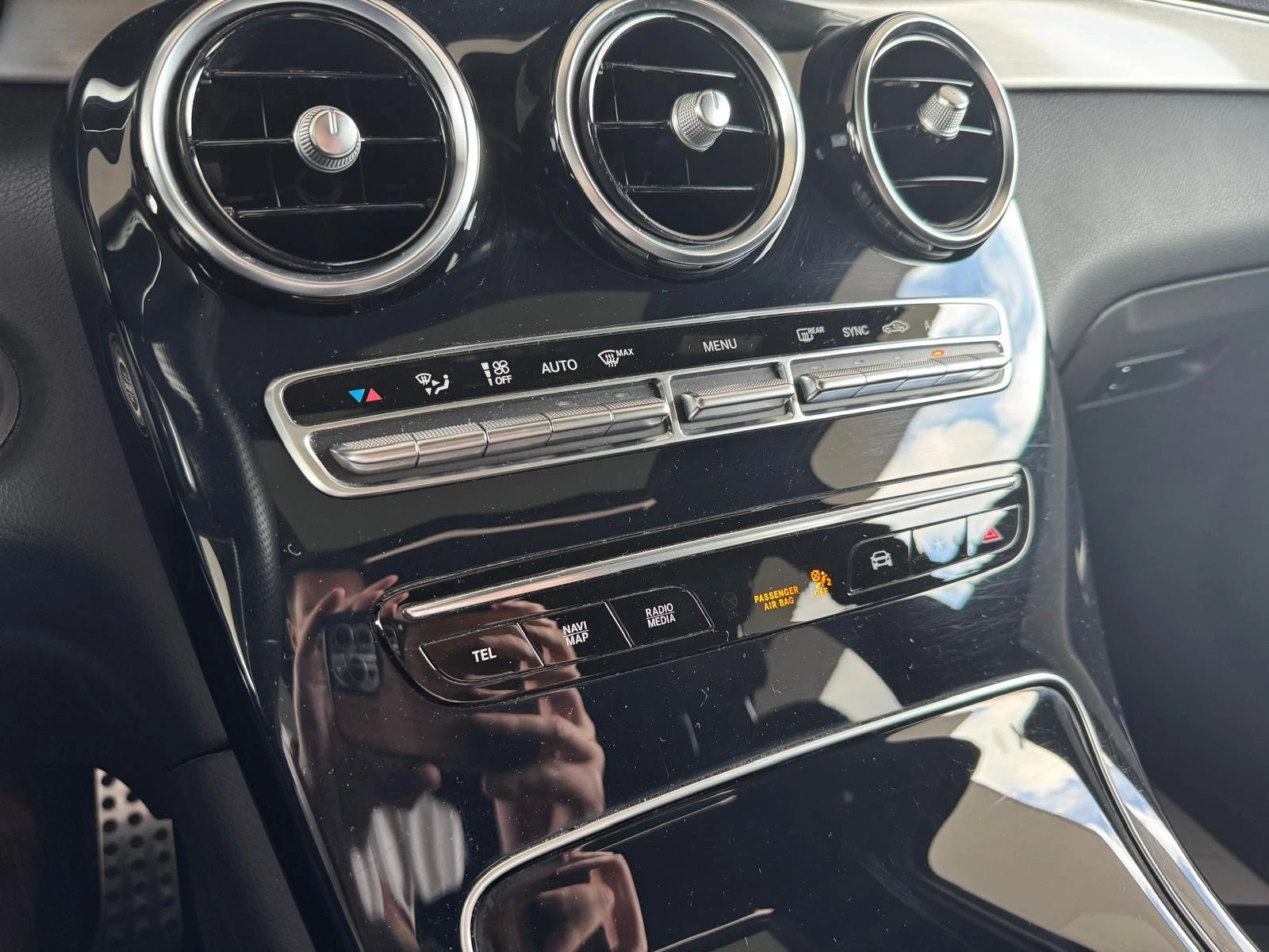 Mercedes-Benz-GLC-image-16