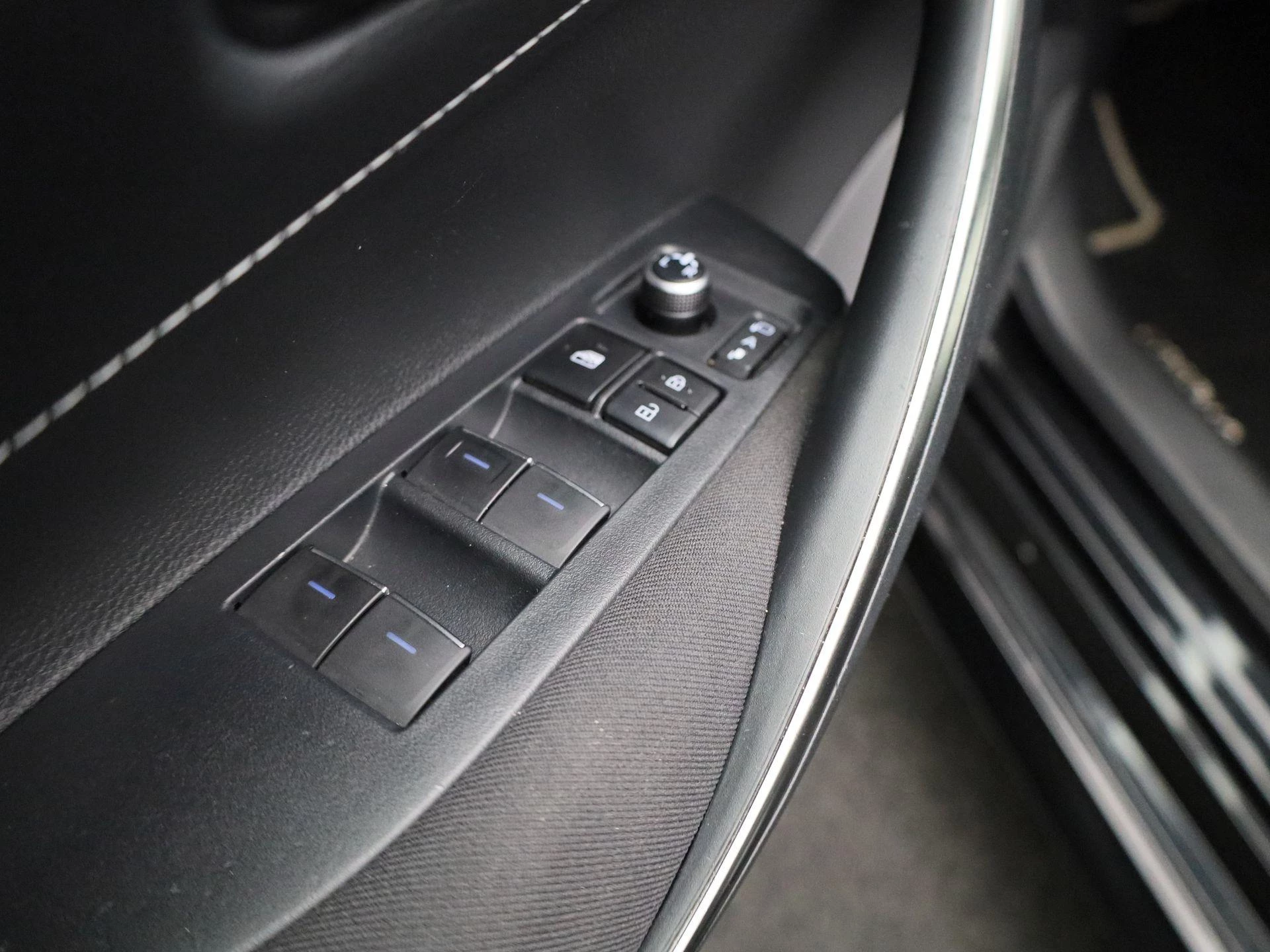Toyota-Corolla Touring Sports-image-28