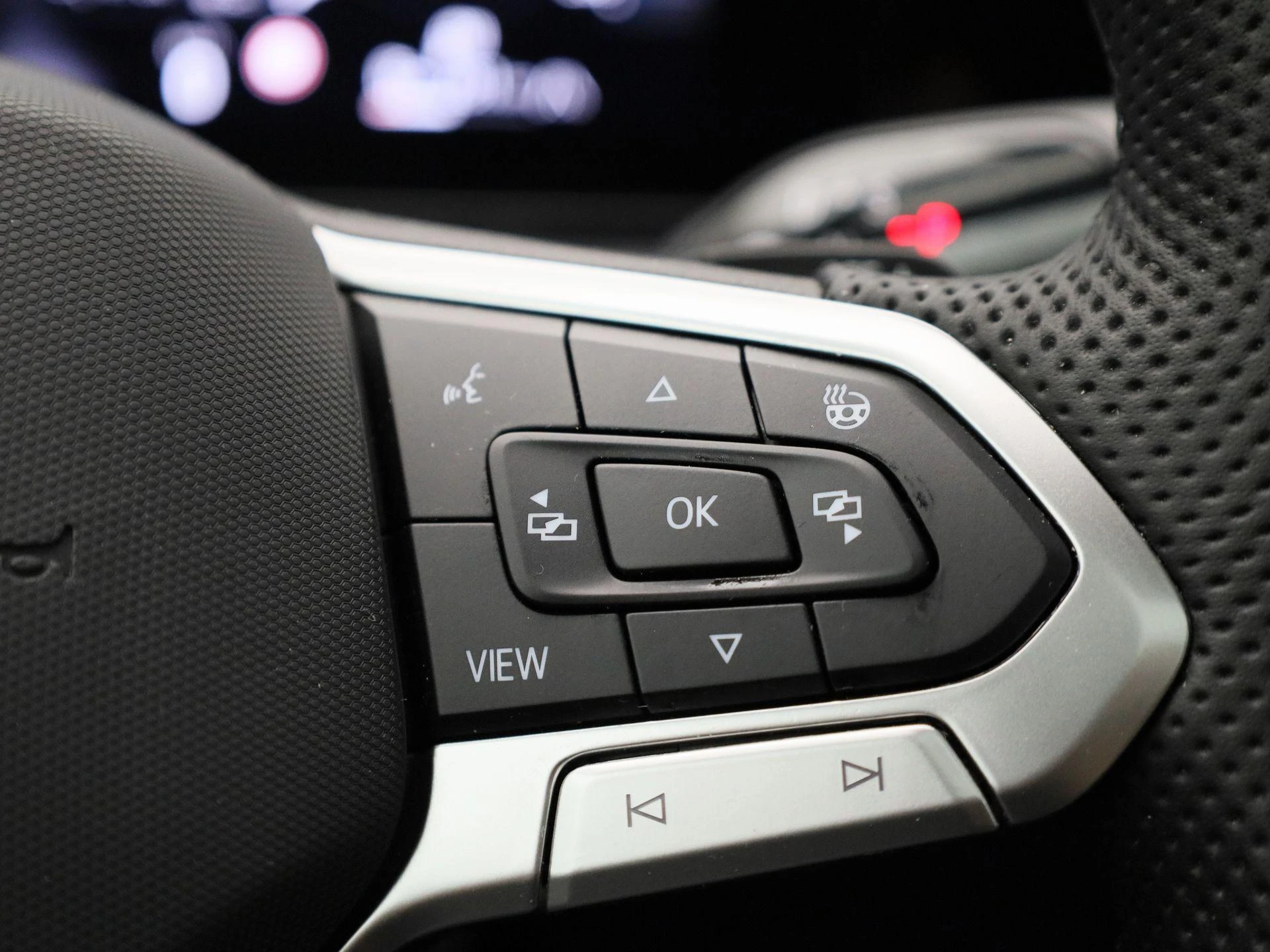 Volkswagen-Tiguan-image-30