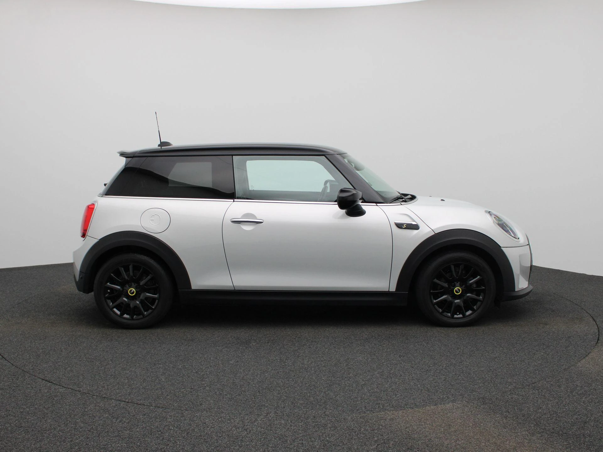 MINI-Cooper-image-5