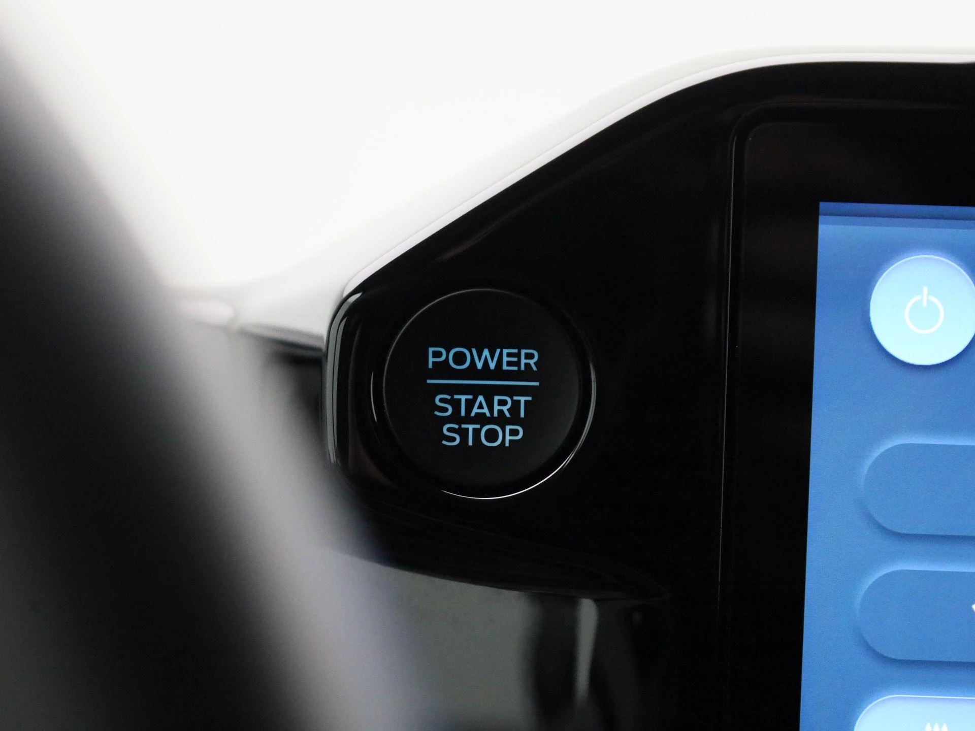 Ford-Transit Custom-image-17