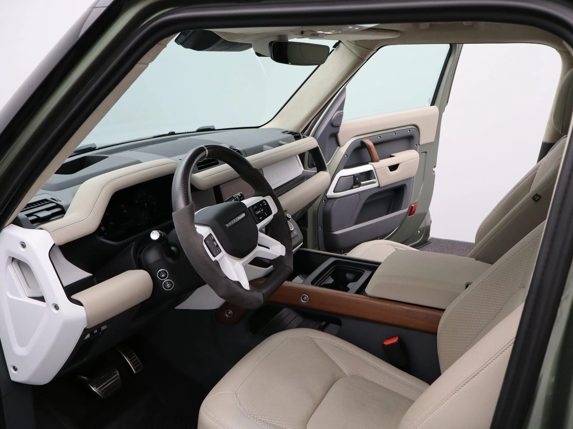 Land Rover-Defender-image-8