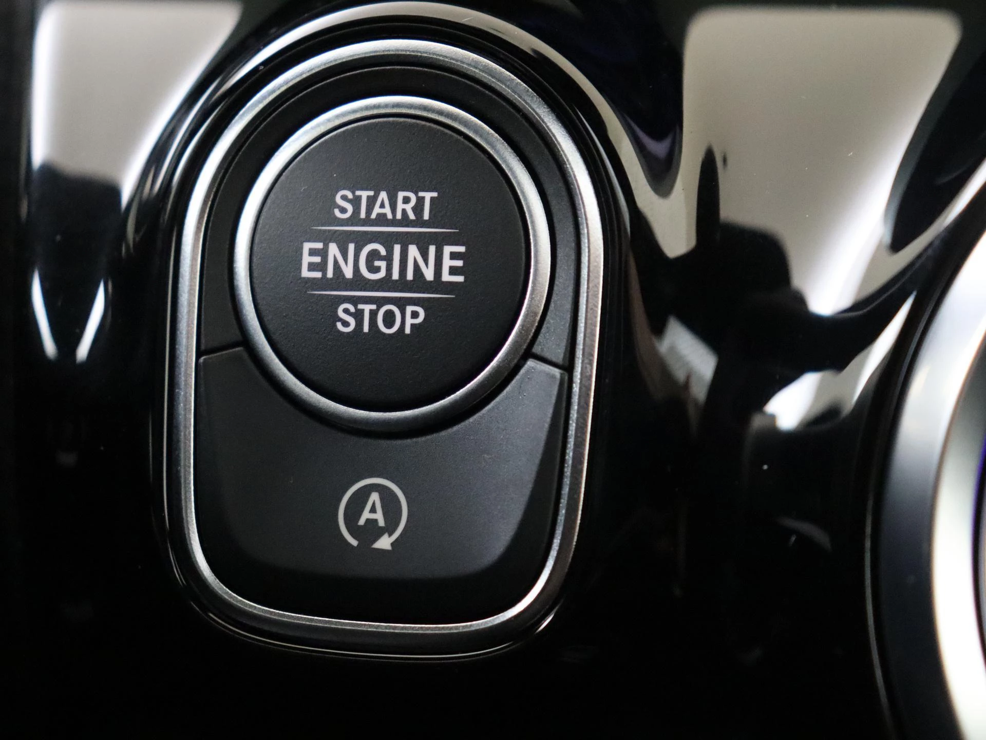 Mercedes-Benz-CLA-image-22