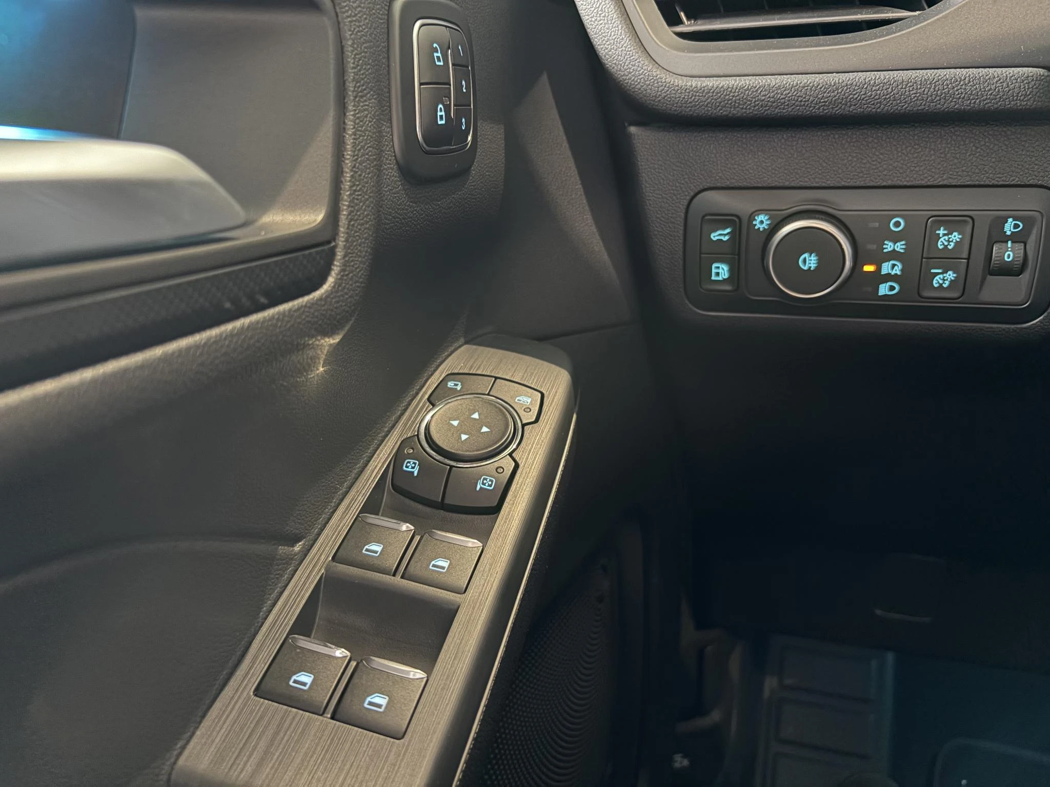 Ford-Kuga-image-14