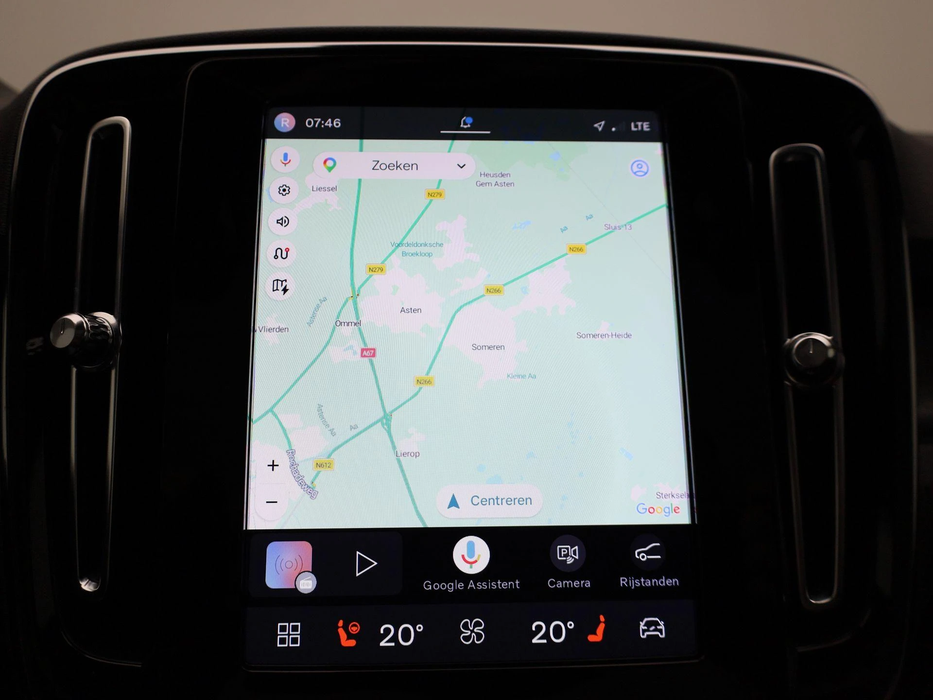 Volvo-C40-image-16