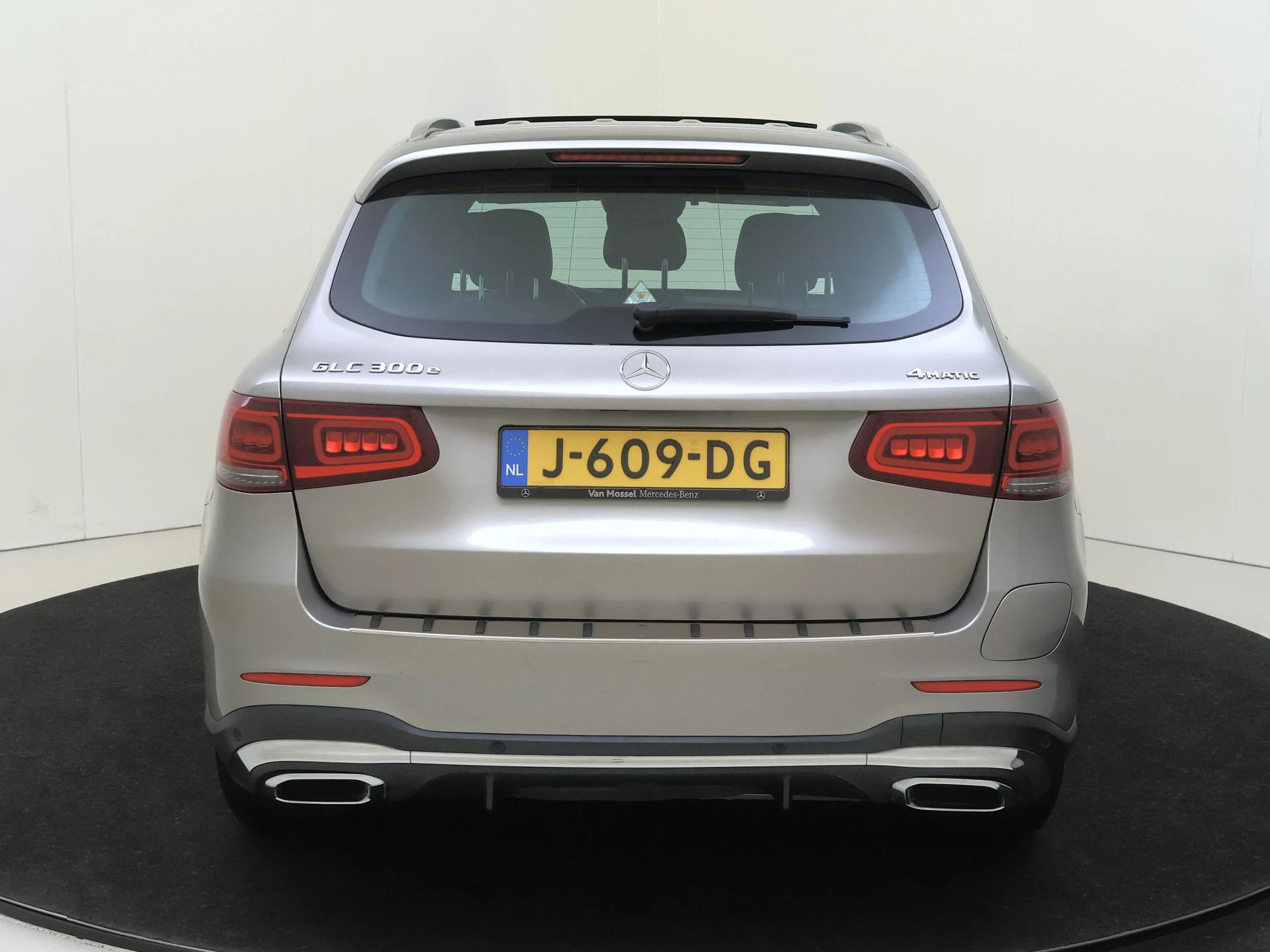 Mercedes-Benz GLC 300e 4MATIC Premium Plus
