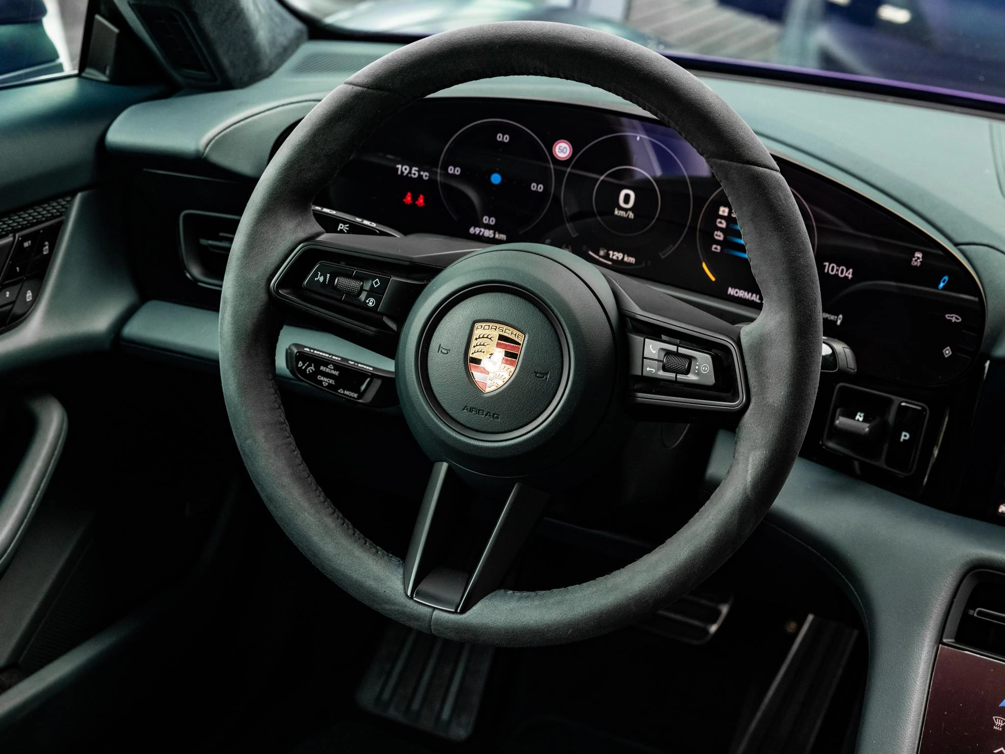Porsche-Taycan-image-38