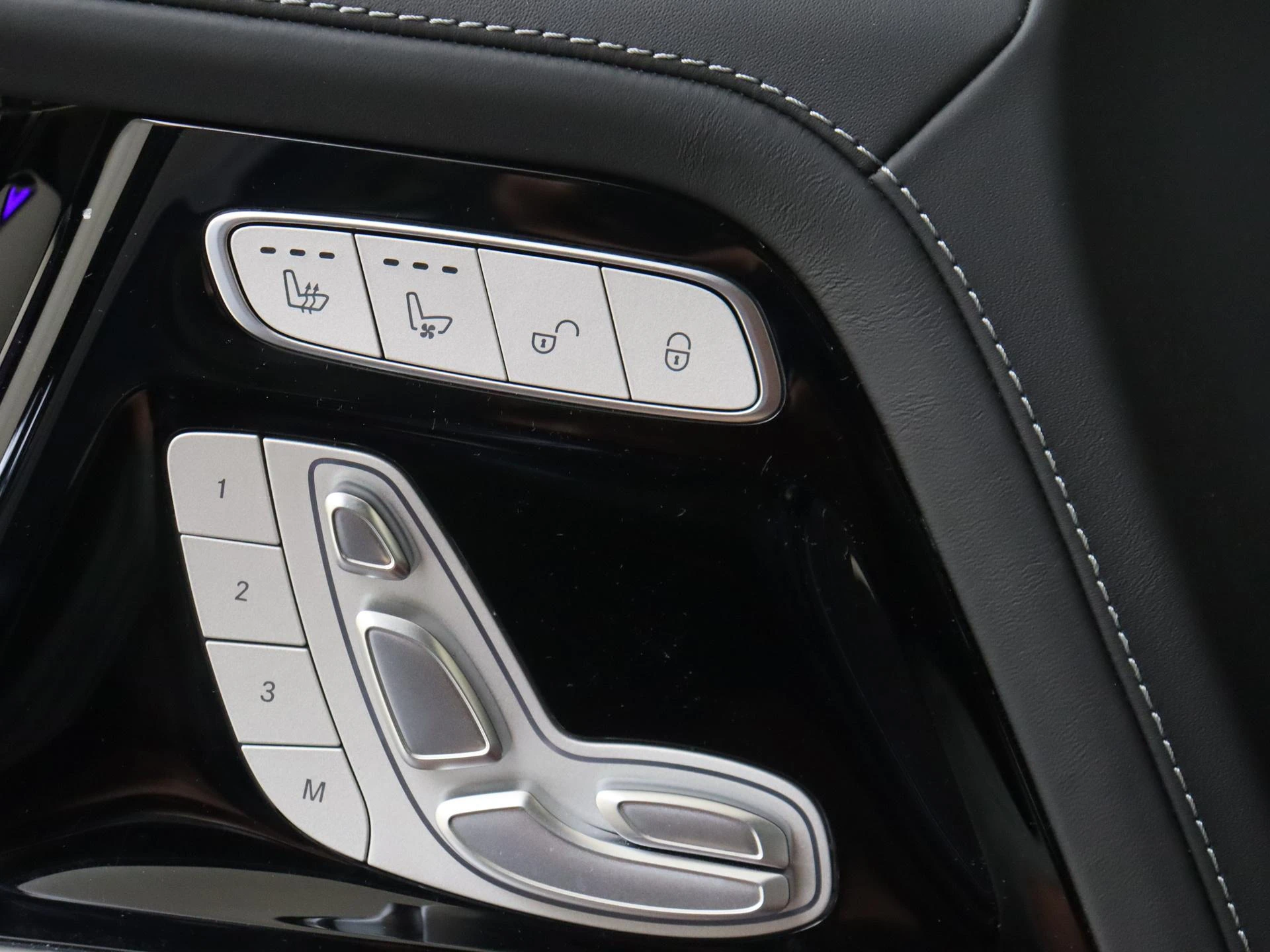 Mercedes-Benz-Classe G-image-26