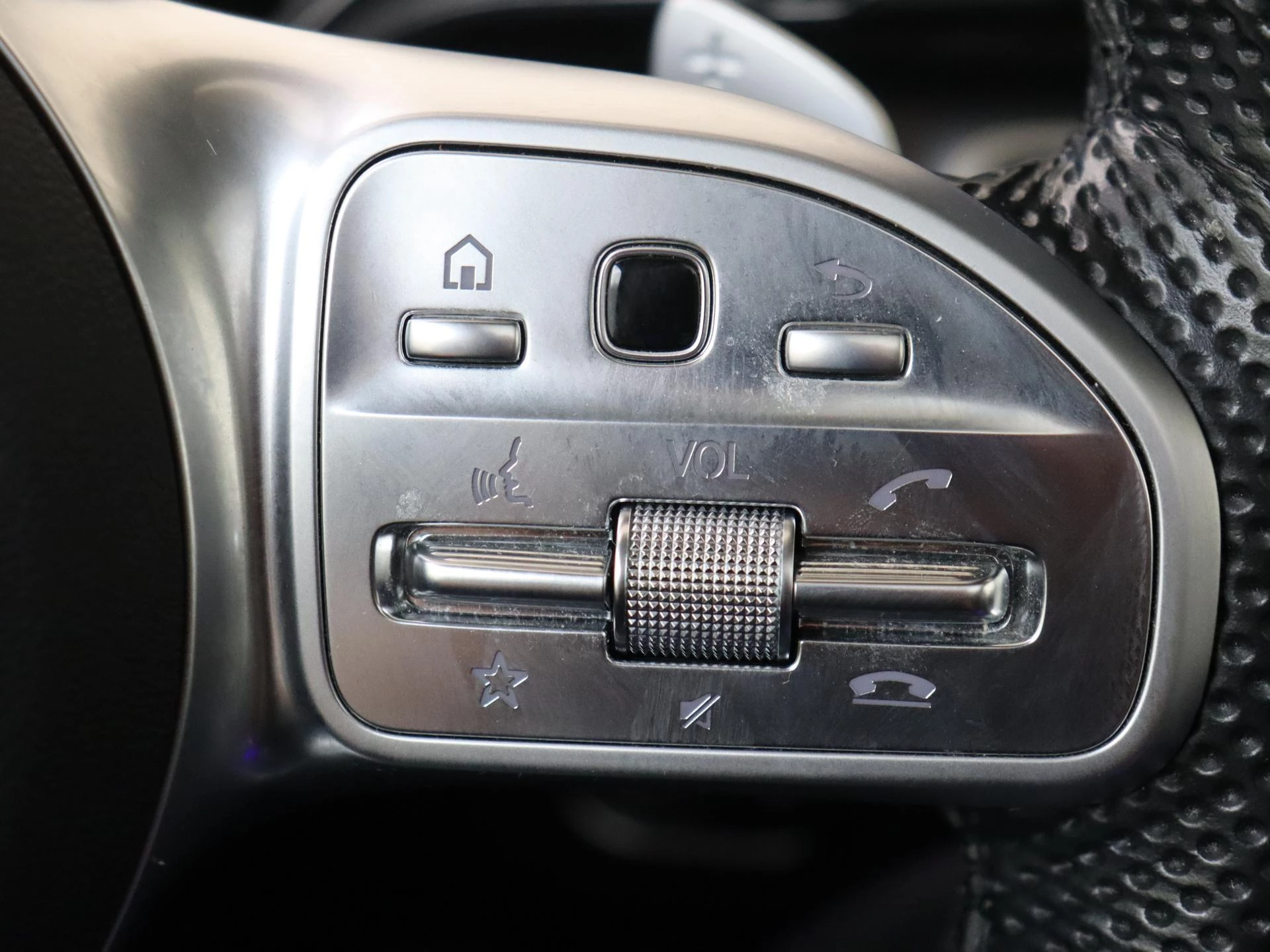 Mercedes-Benz-GLE-image-19