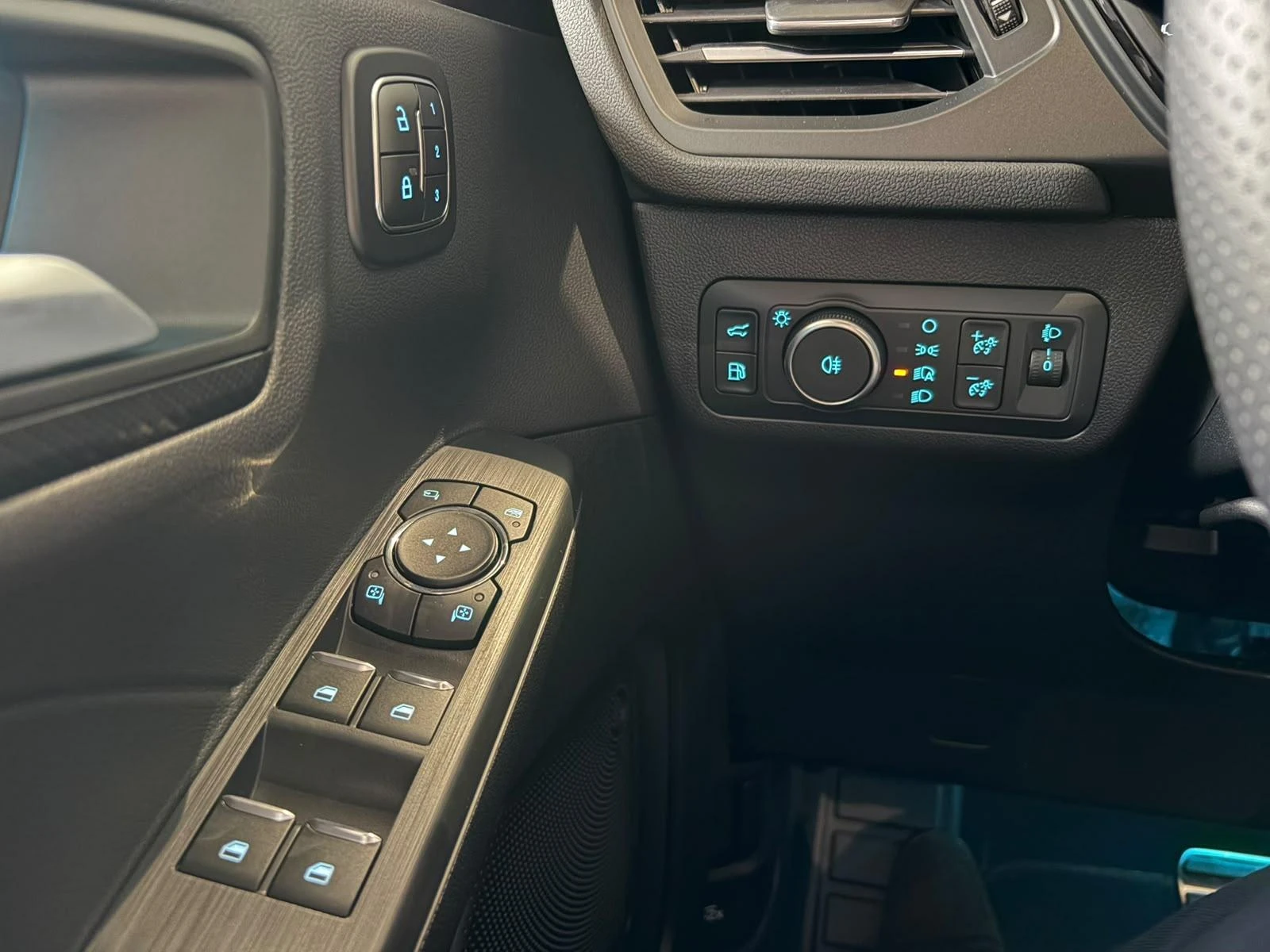Ford-Kuga-image-12