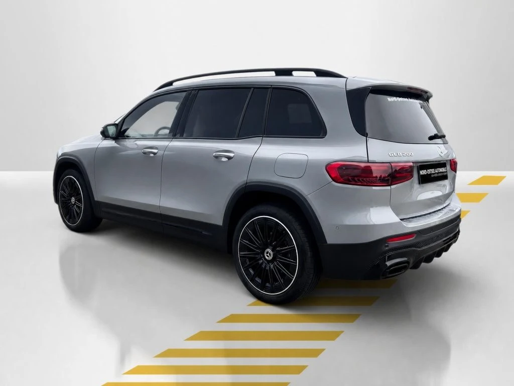 Mercedes-Benz-GLB 200-image-11