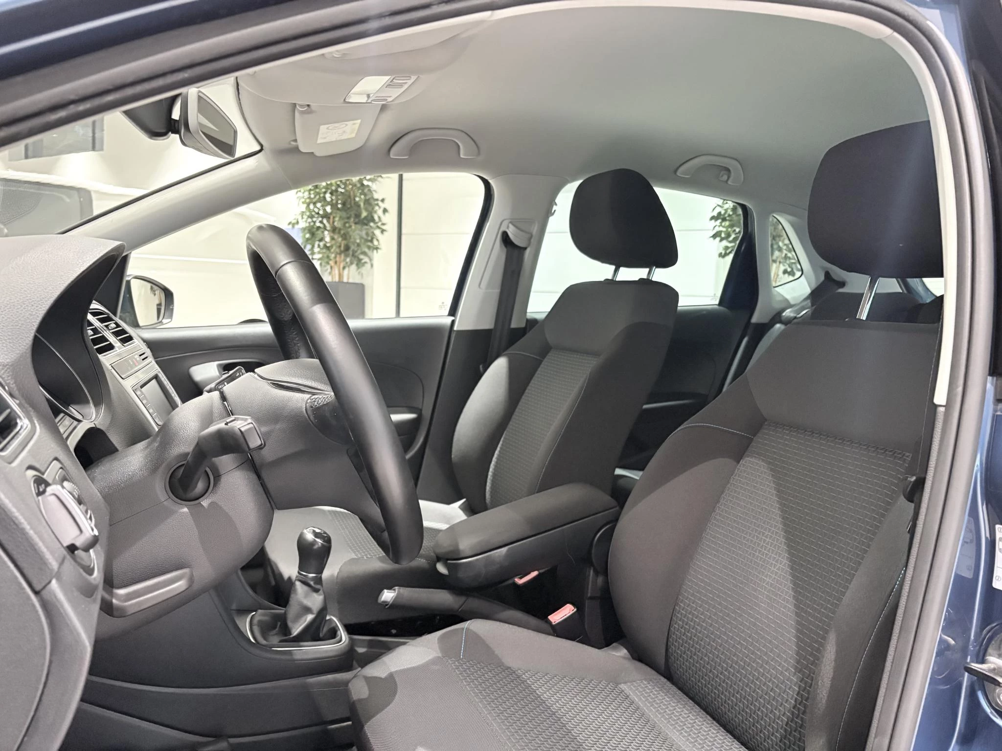 Volkswagen-Polo-image-10