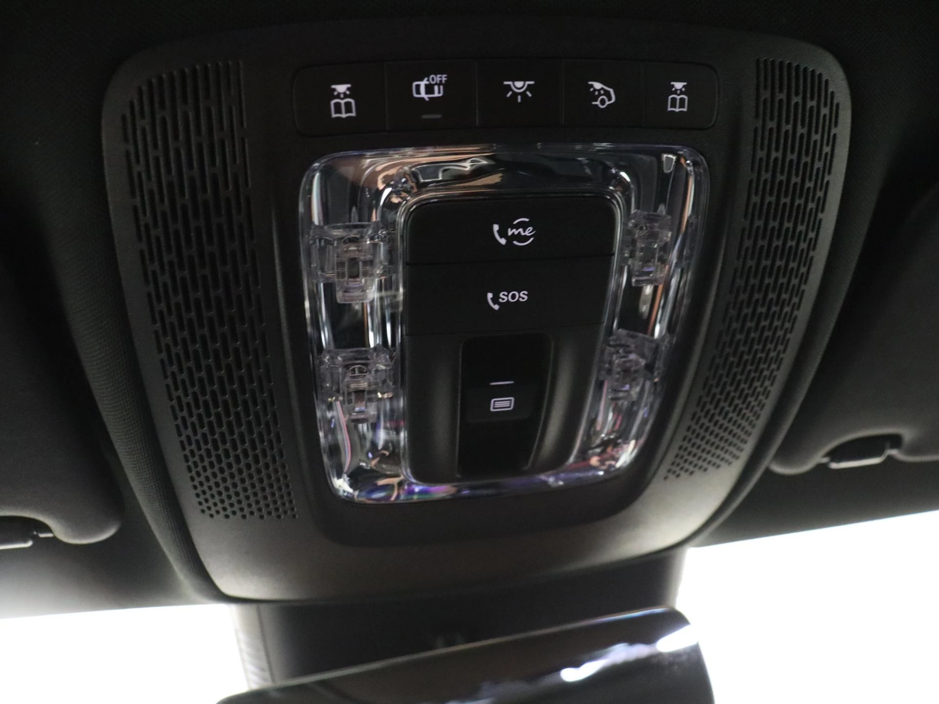 Mercedes-Benz-CLA-image-23