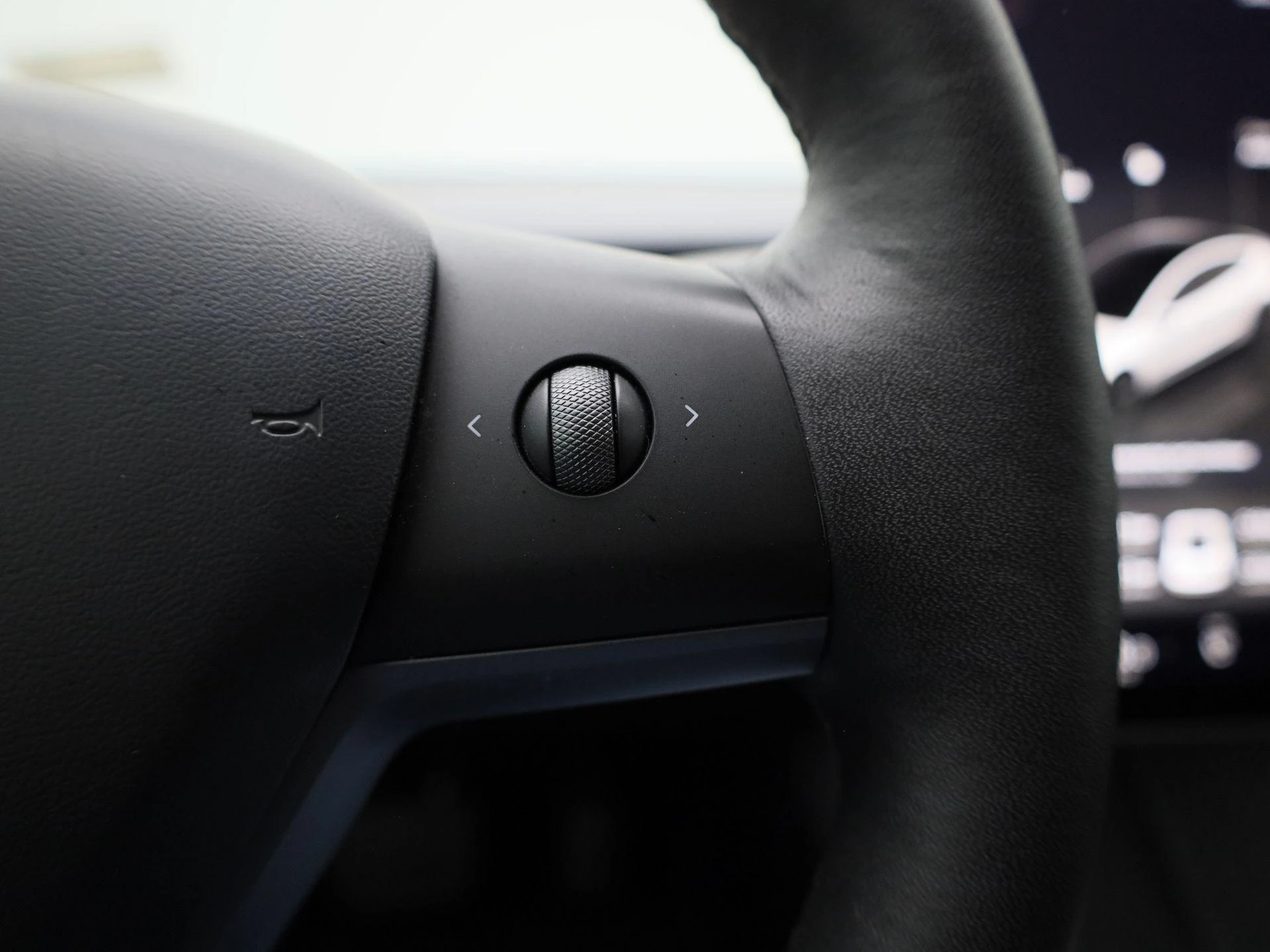 Tesla-Model 3-image-17