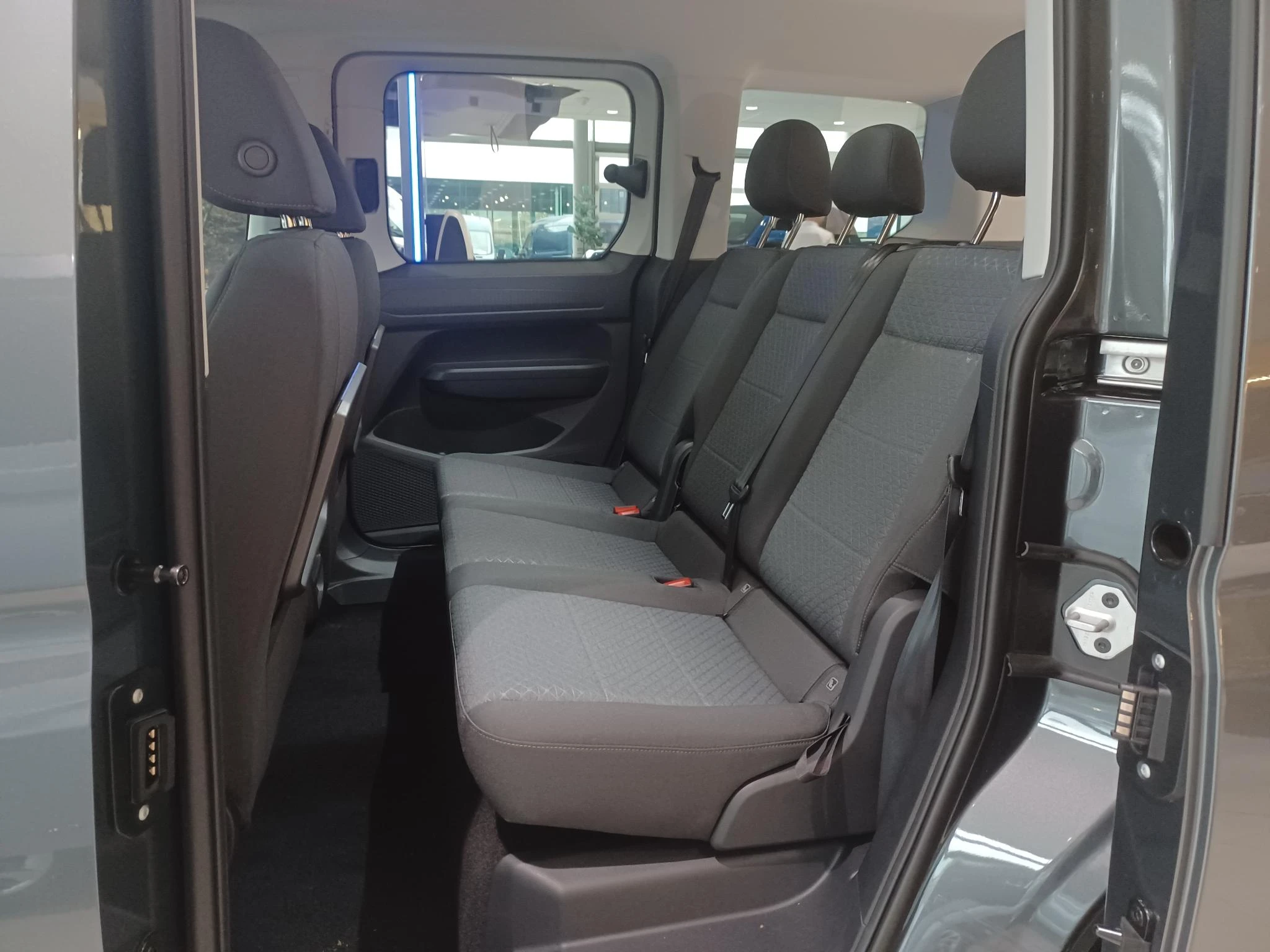 Ford-Tourneo Connect-image-7
