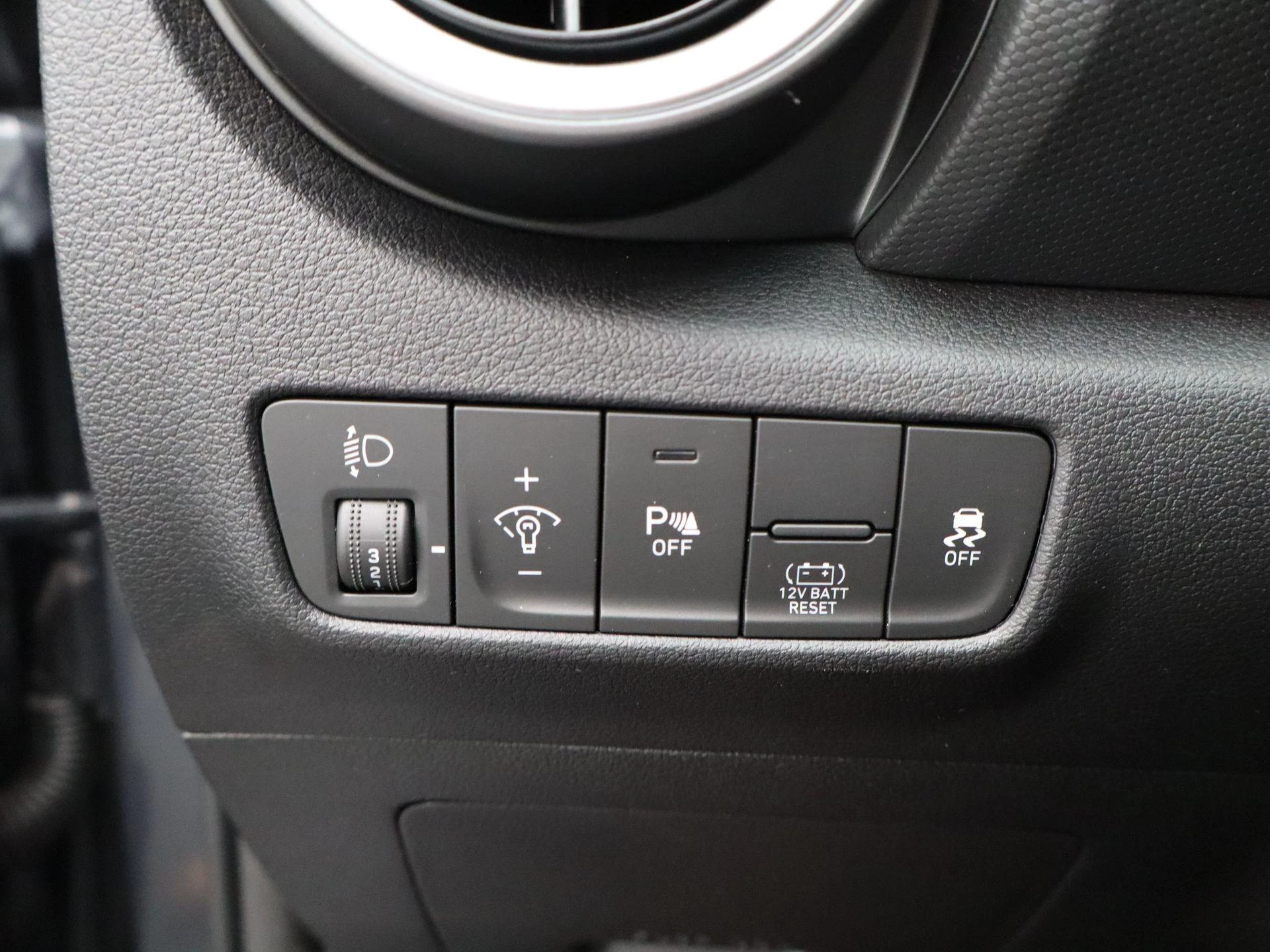 Hyundai-Kona-image-25