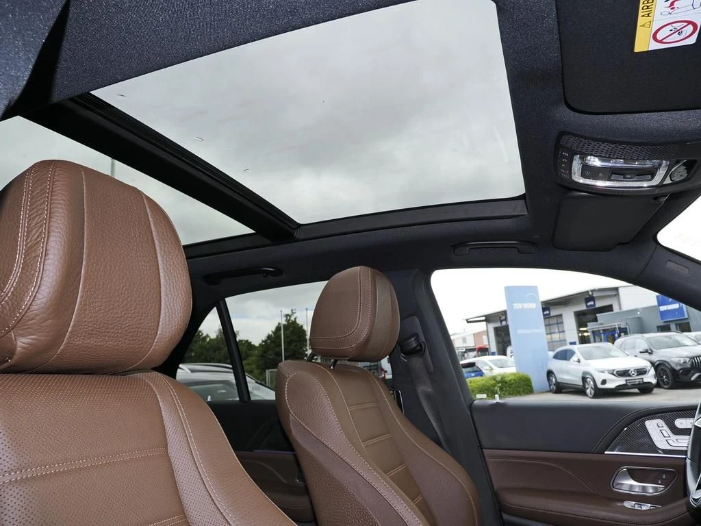 Mercedes-Benz-GLE 580-image-13