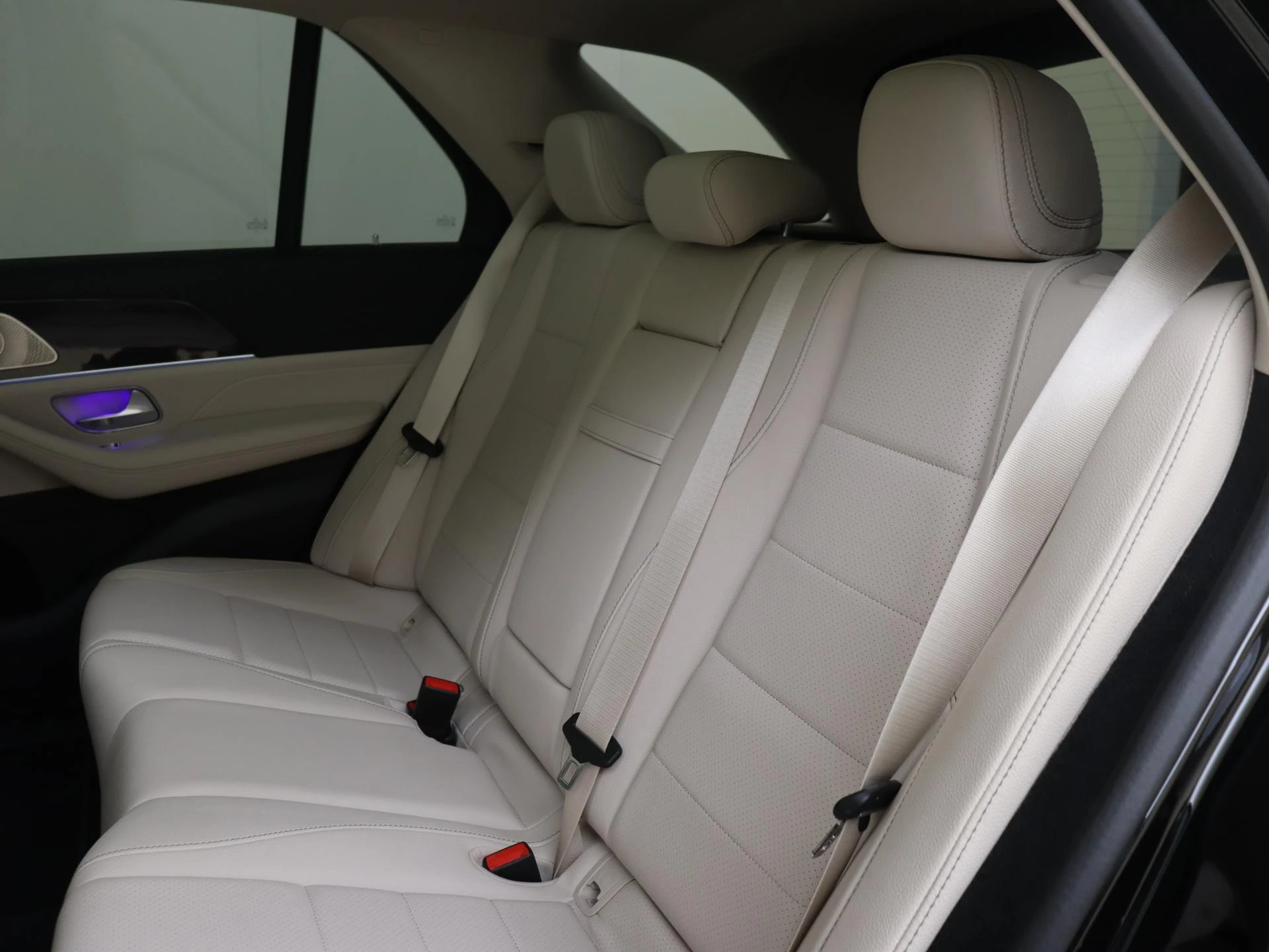Mercedes-Benz-GLE-image-15