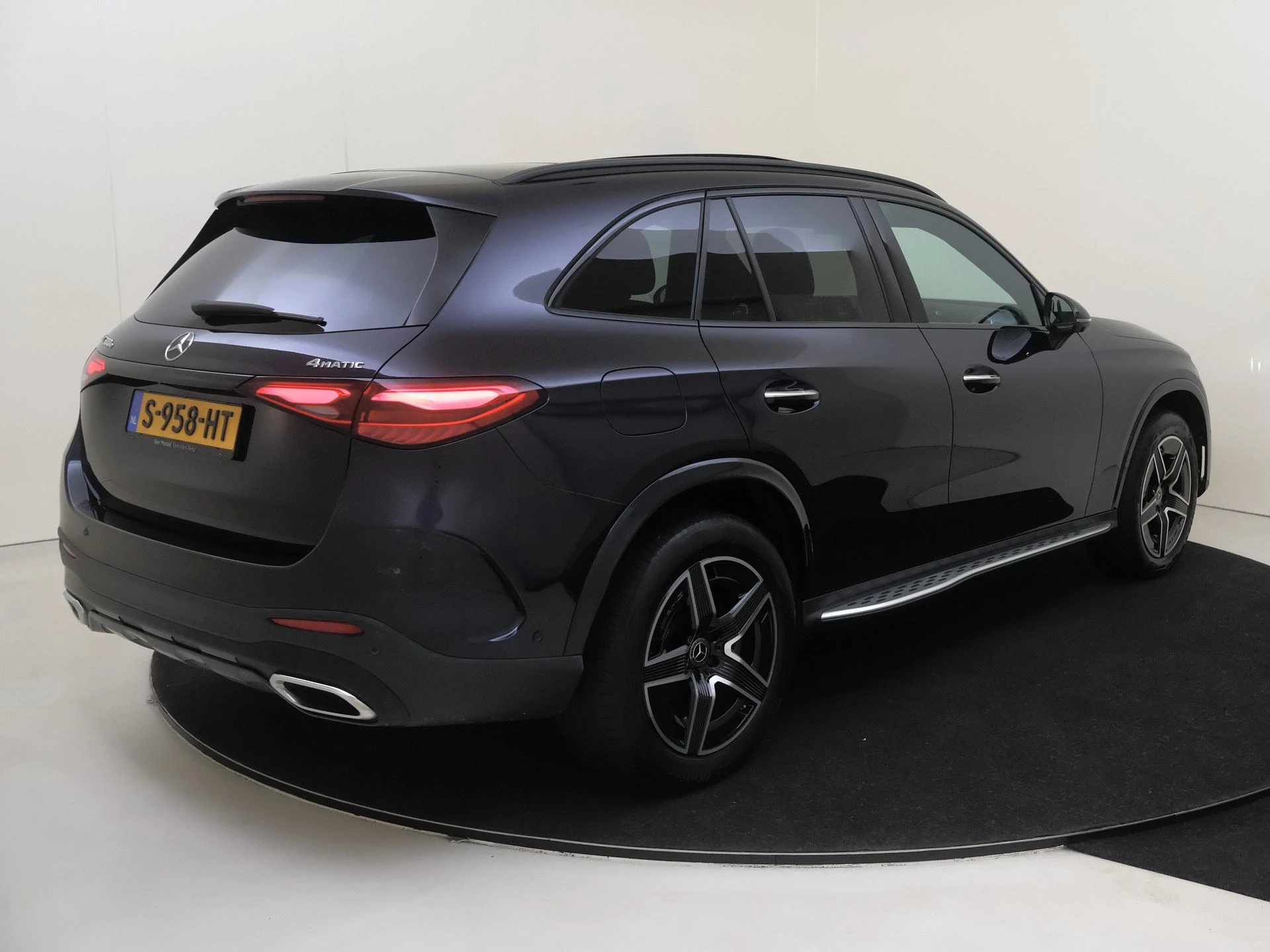 Mercedes-Benz-GLC-image-3