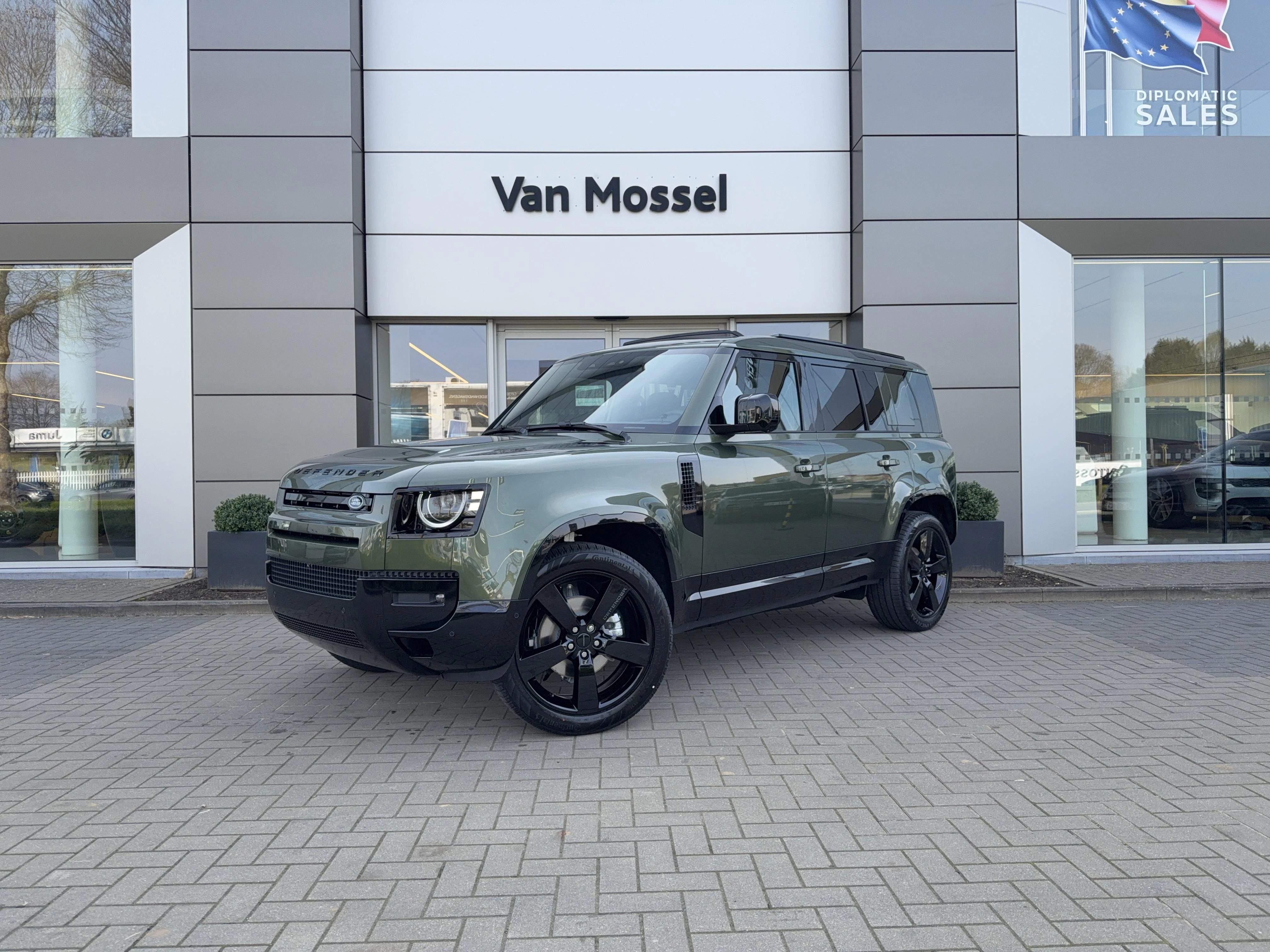 Land Rover-Defender-image-0